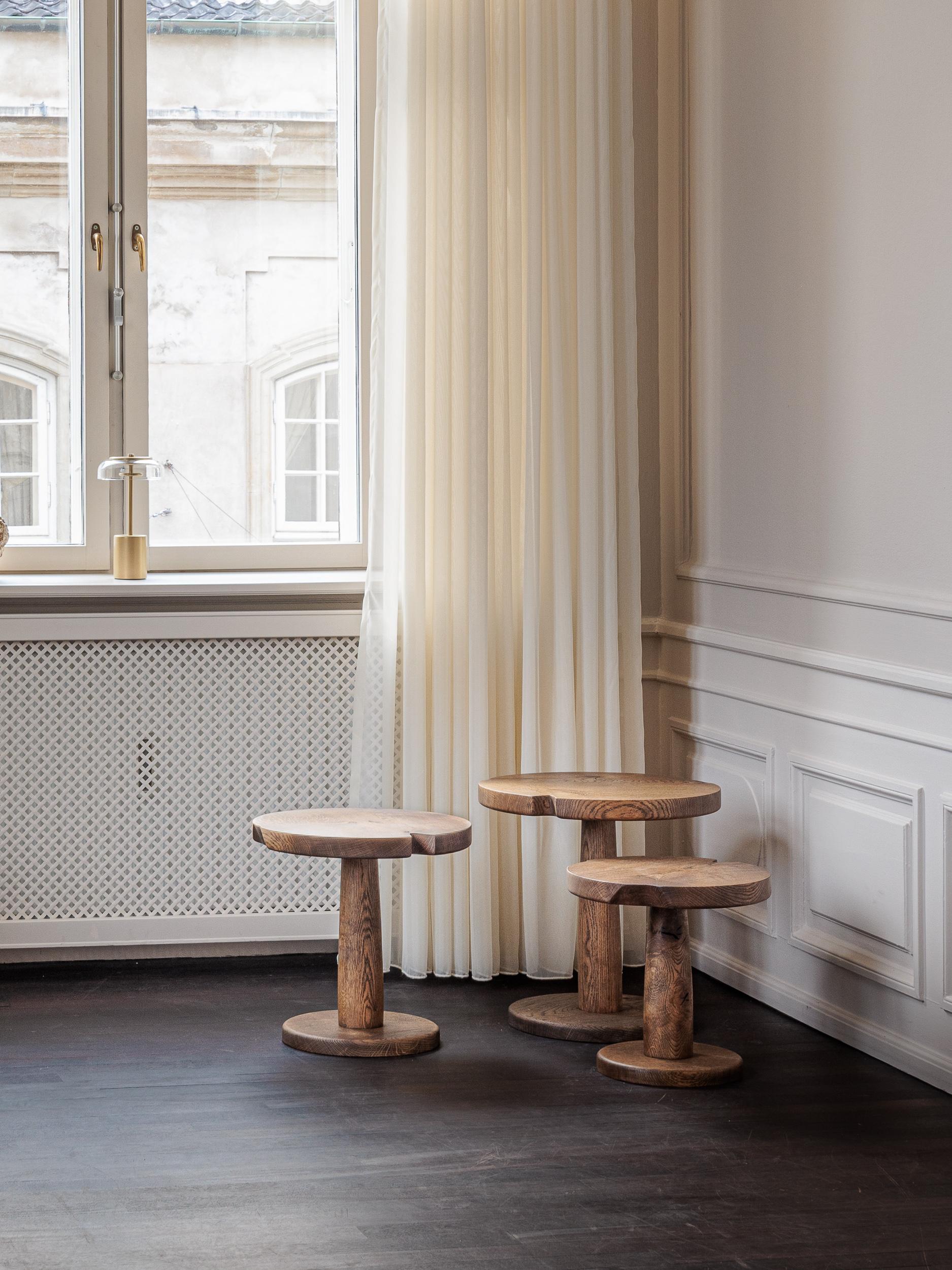 Nesting Oak Tables, Couchtische, Dänisches Design und Kunsthandwerk, Brutalistischer Stil im Zustand „Gut“ im Angebot in Fredensborg, DK