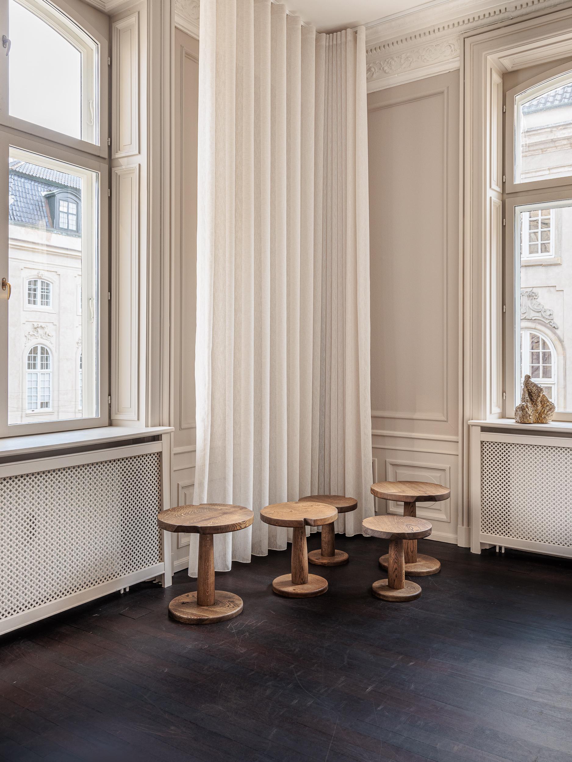 Nesting Oak Tables, Couchtische, Dänisches Design und Kunsthandwerk, Brutalistischer Stil (Eichenholz) im Angebot