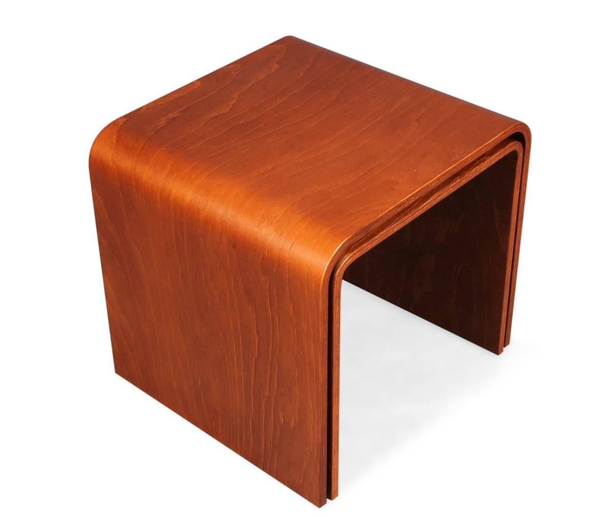 Nesting Side Tables In Good Condition For Sale In Paris, FR