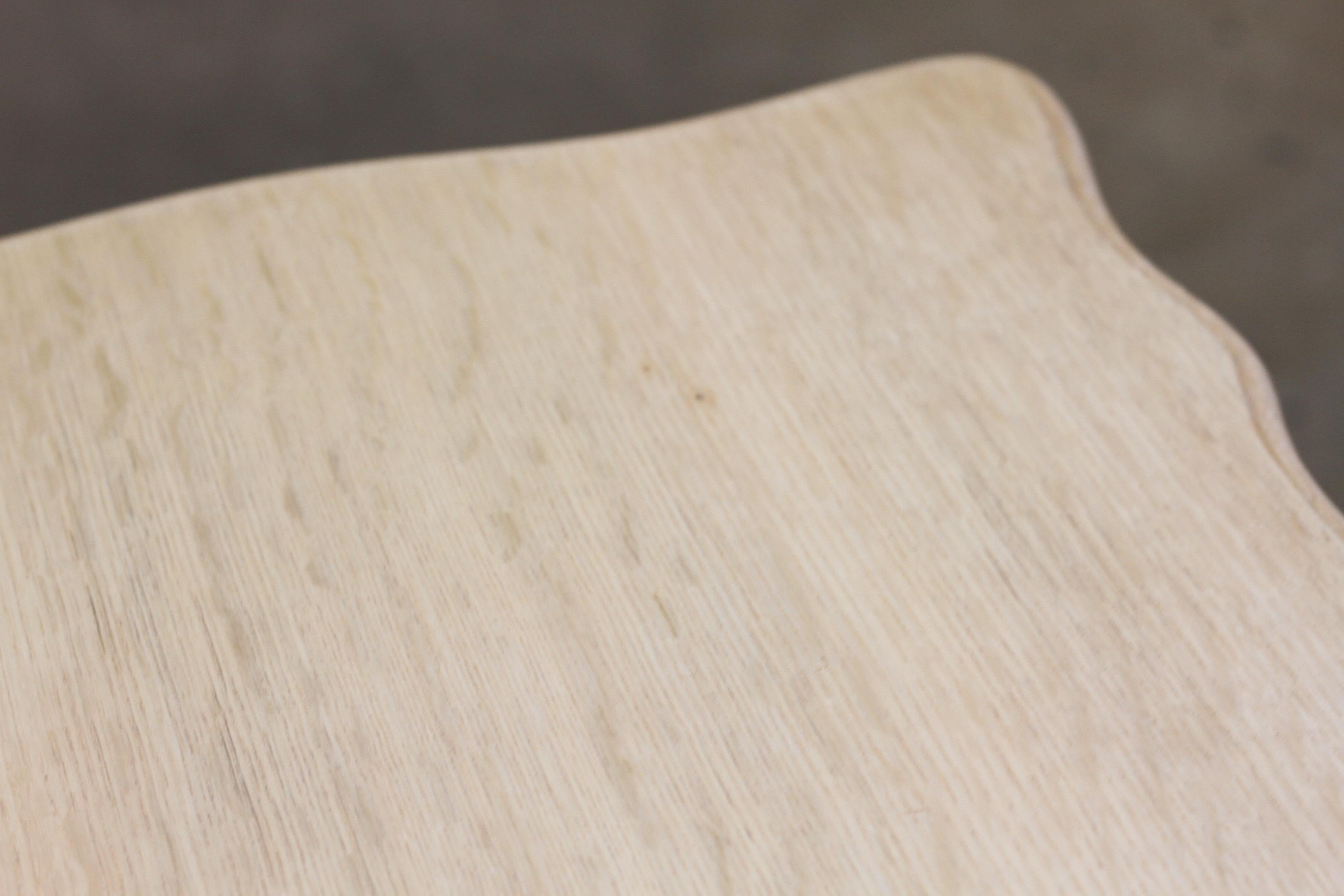 Tables gigognes / empilables en Oak avec sculptures Style Henning Kjærnulf en vente 2