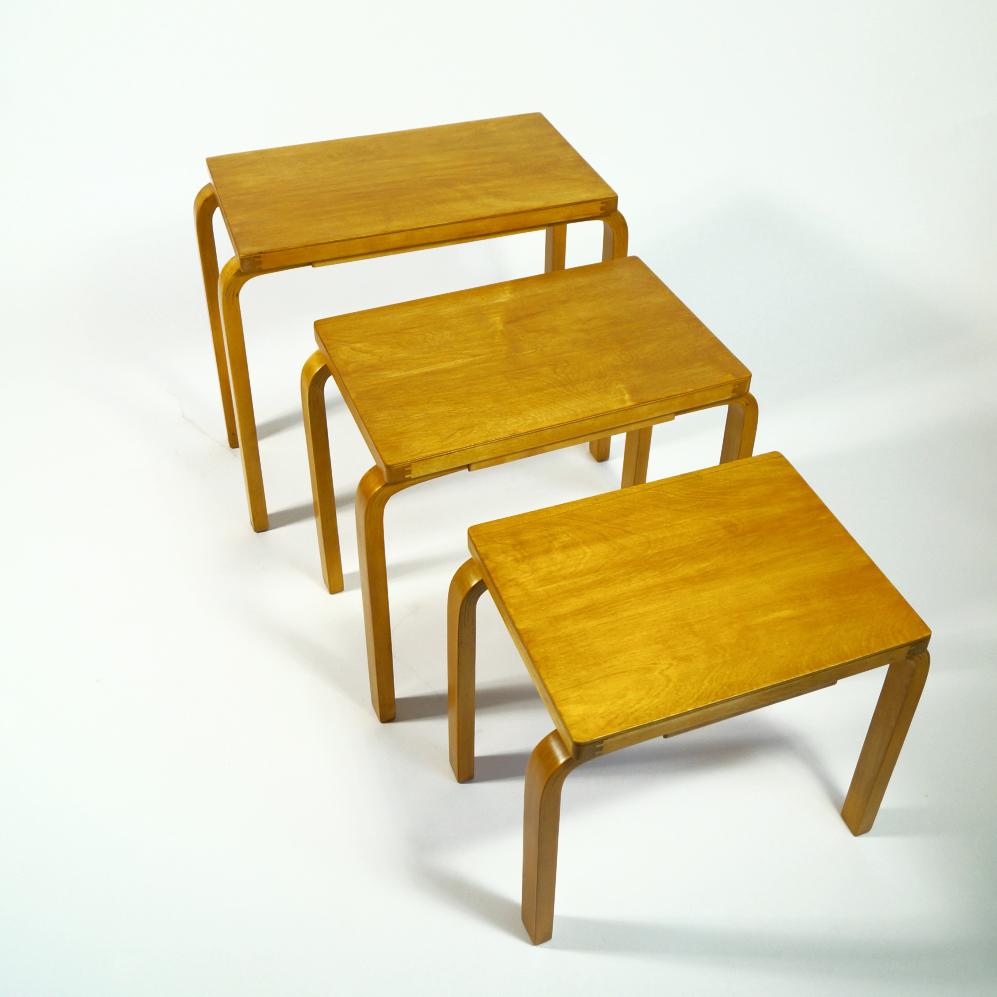 Scandinavian Modern Nesting Table by Alvar Aalto For Sale