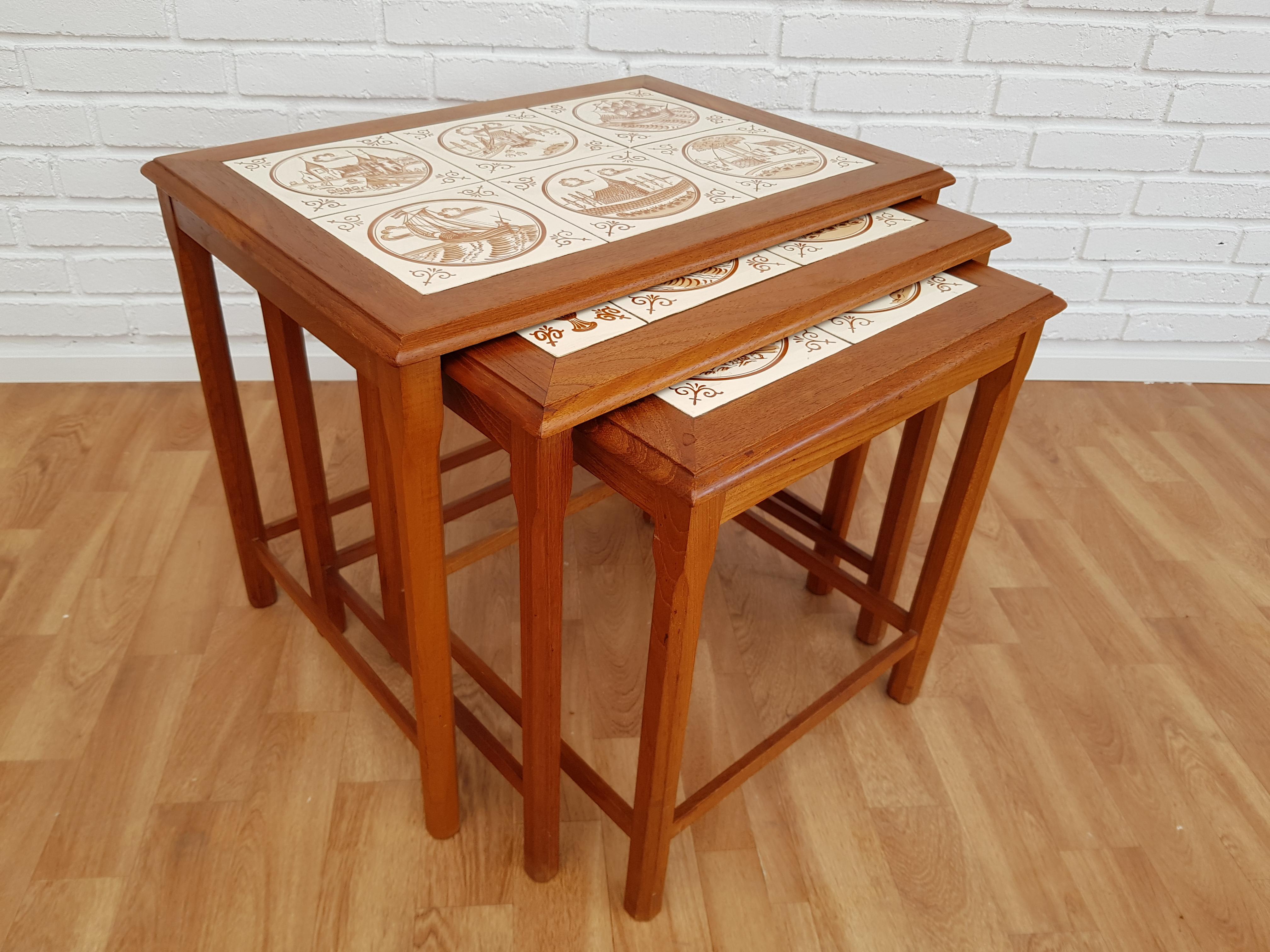 Nesting Table, Danish Design, Hand Painted Ceramic Tiles, Teak Wood, 1960s In Good Condition For Sale In Tarm, DK