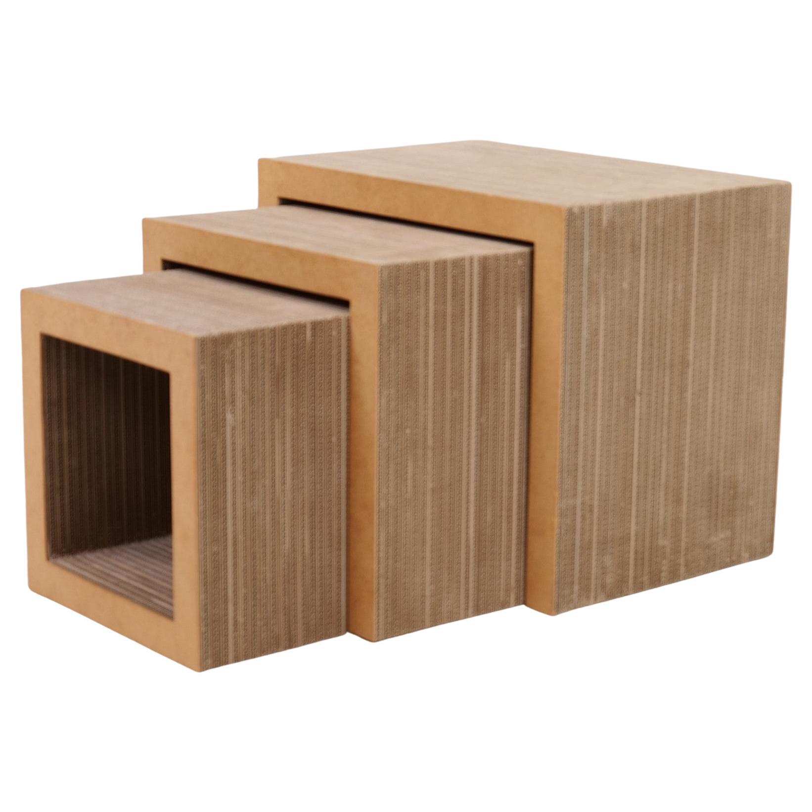 Ensemble de tables gigognes de Frank Gehry pour Vitra