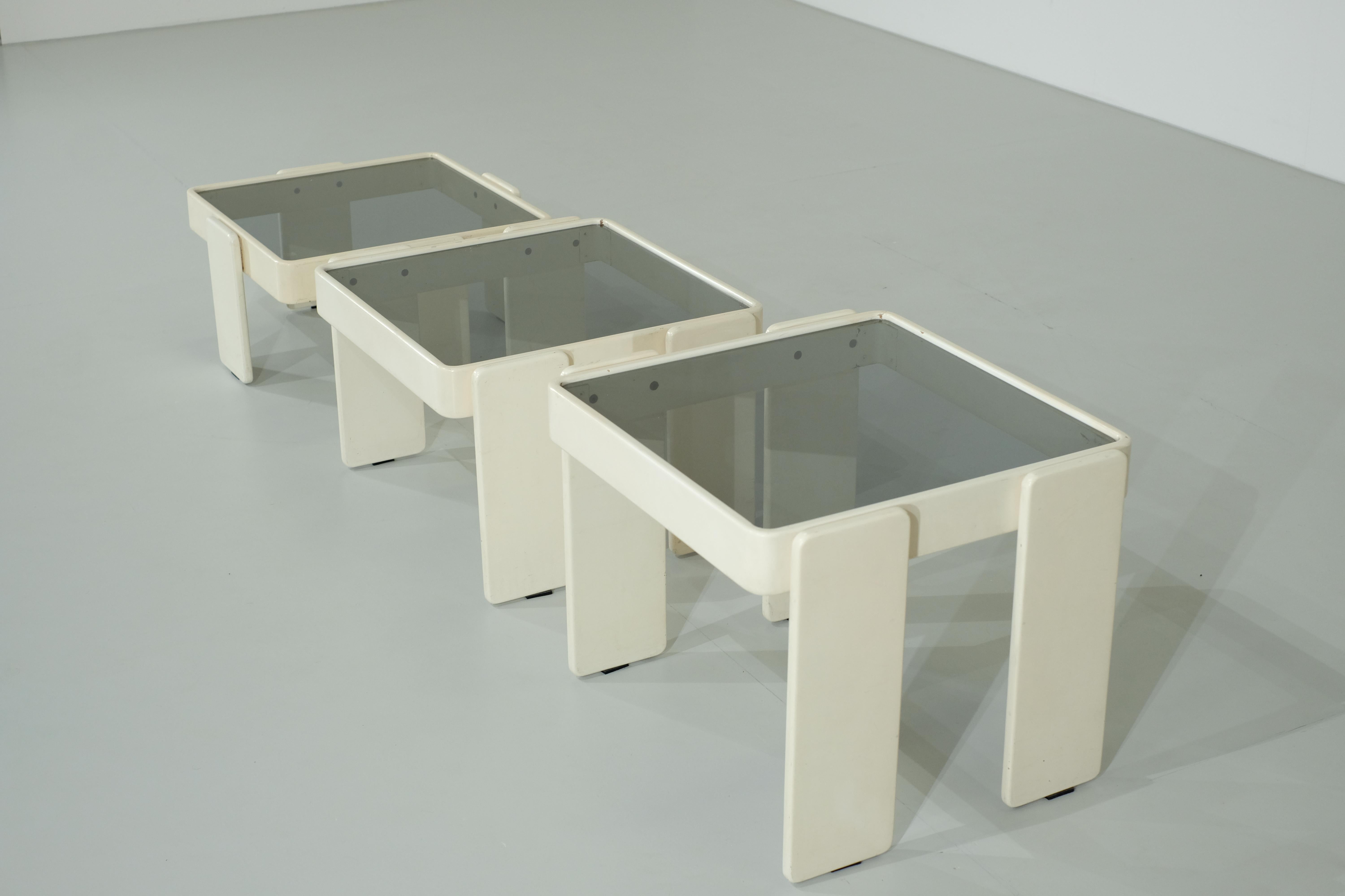 Mid-Century Modern Nesting tables by Gianfranco Frattini for Cassina - 1970s For Sale