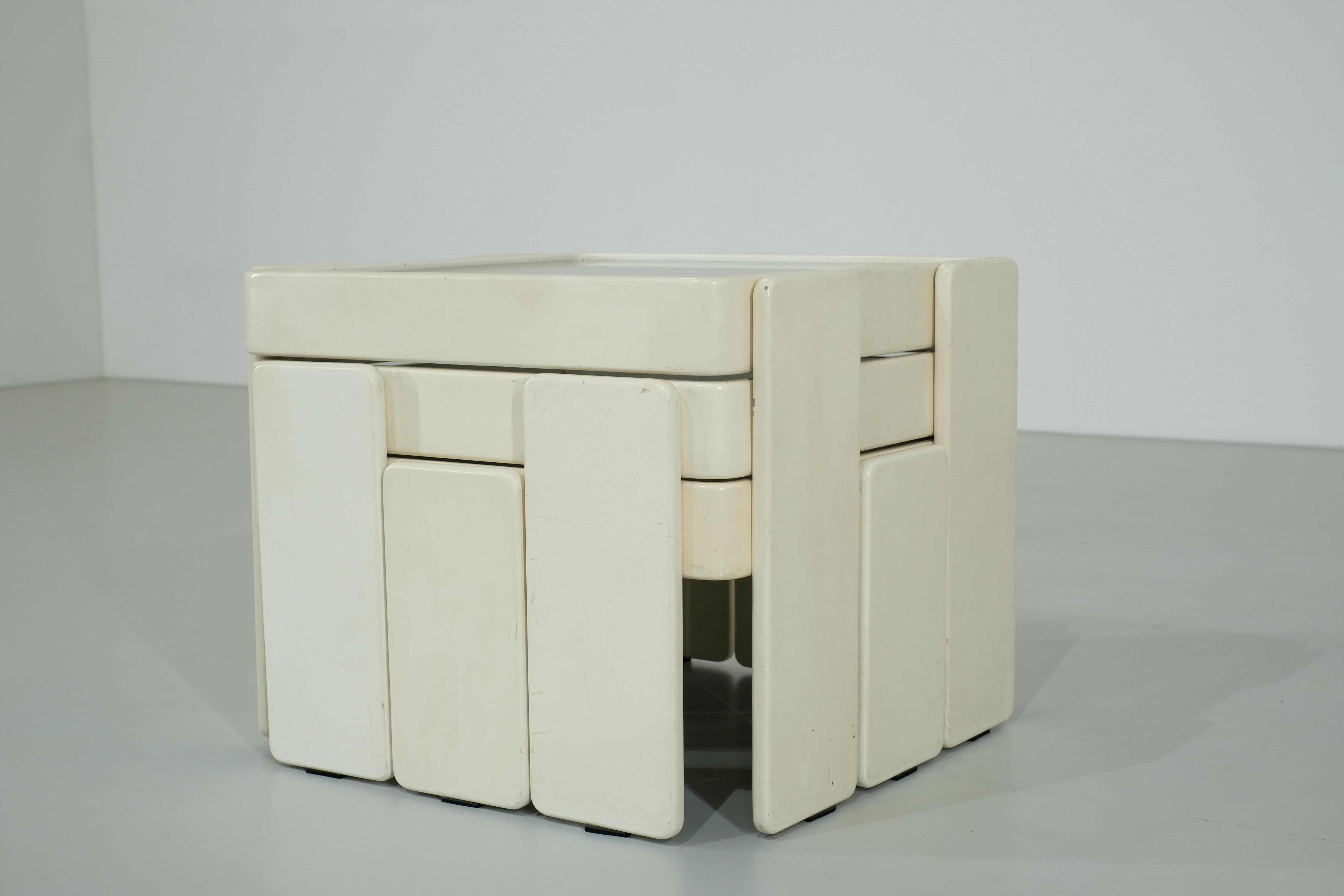 Smoked Glass Nesting tables by Gianfranco Frattini for Cassina - 1970s For Sale