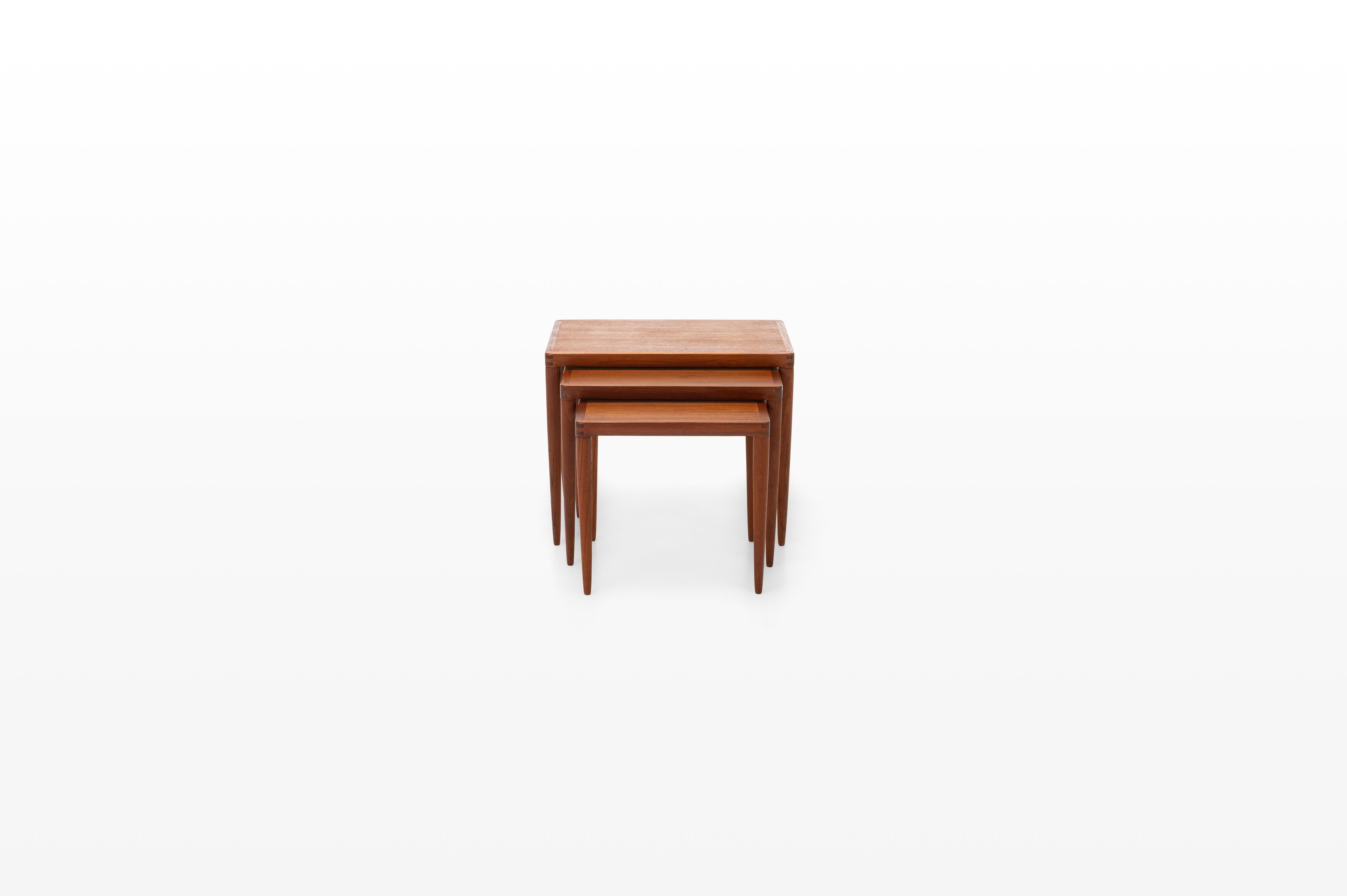 Scandinavian Modern Nesting tables by H.W. Klein for Bramin, Denmark 1960s For Sale