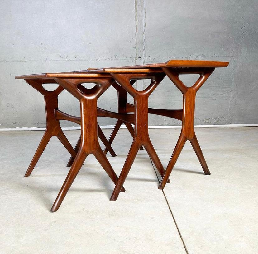 Teak Nesting Tables by Johannes Andersen for CFC Silkeborg, 1960s Denmark In Excellent Condition For Sale In תל אביב - יפו, IL