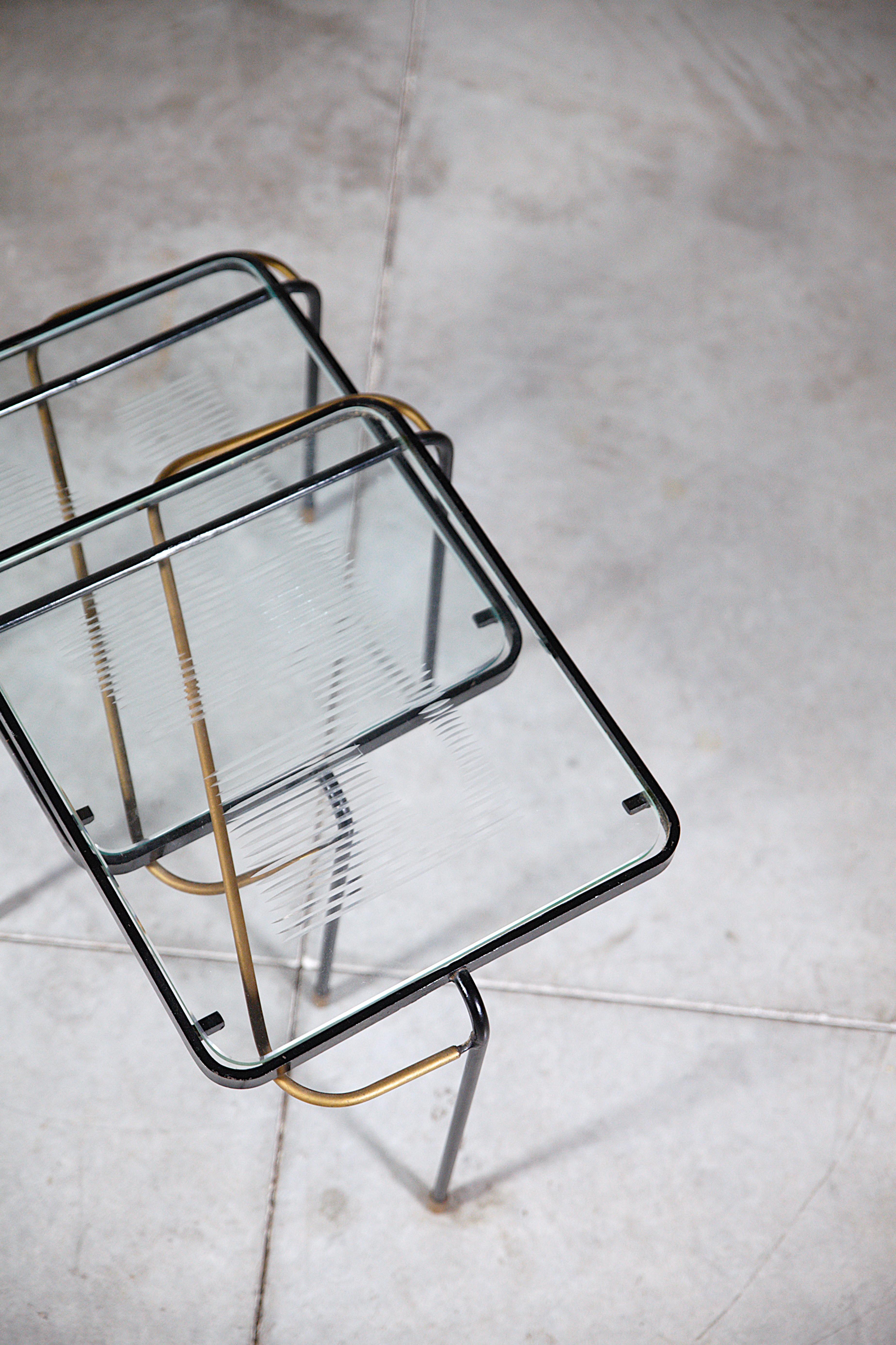 Tables gigognes par Mathieu Matégot France années 1950 en vente 3