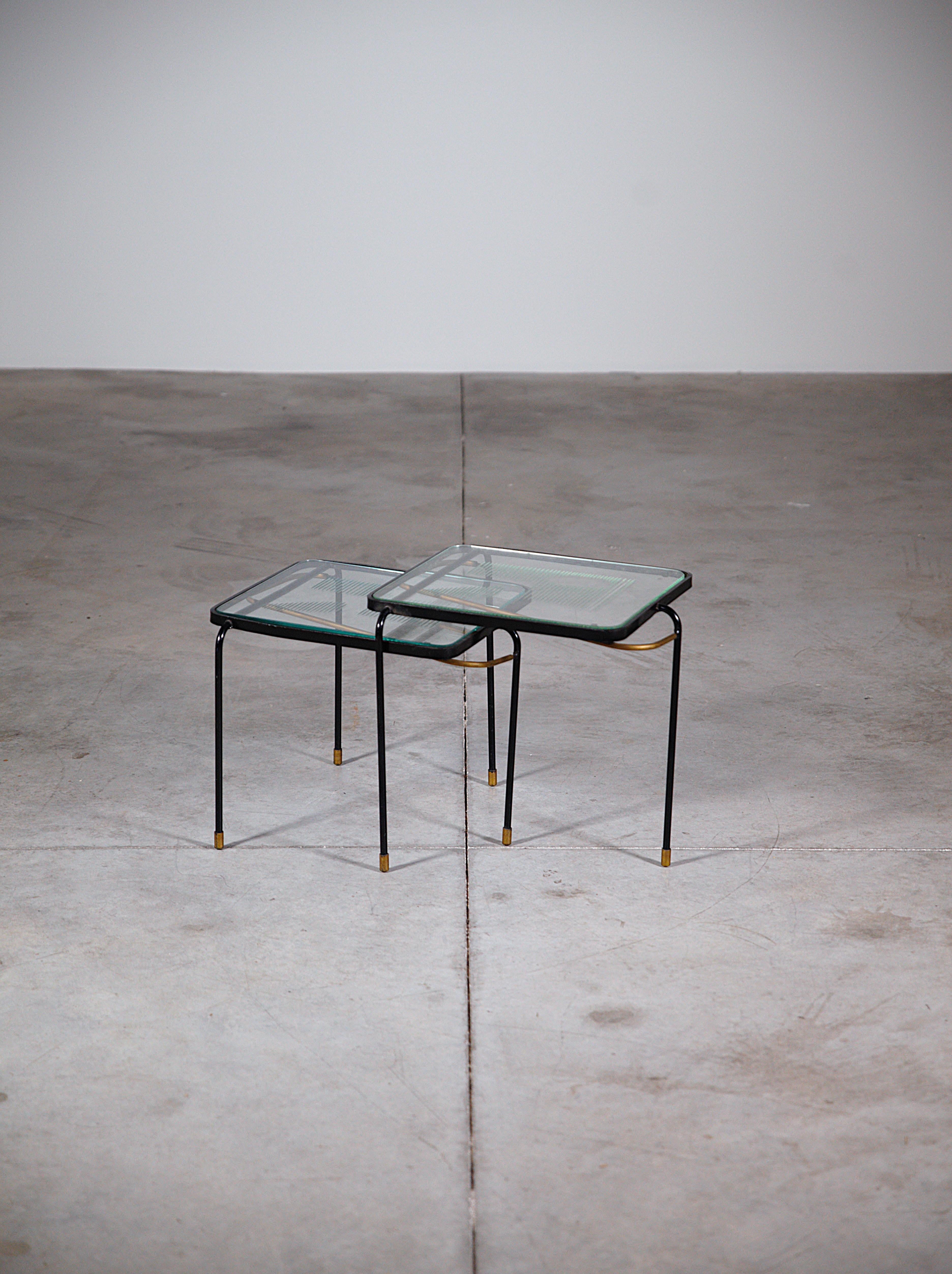 Tables gigognes par Mathieu Matégot France années 1950 en vente 4