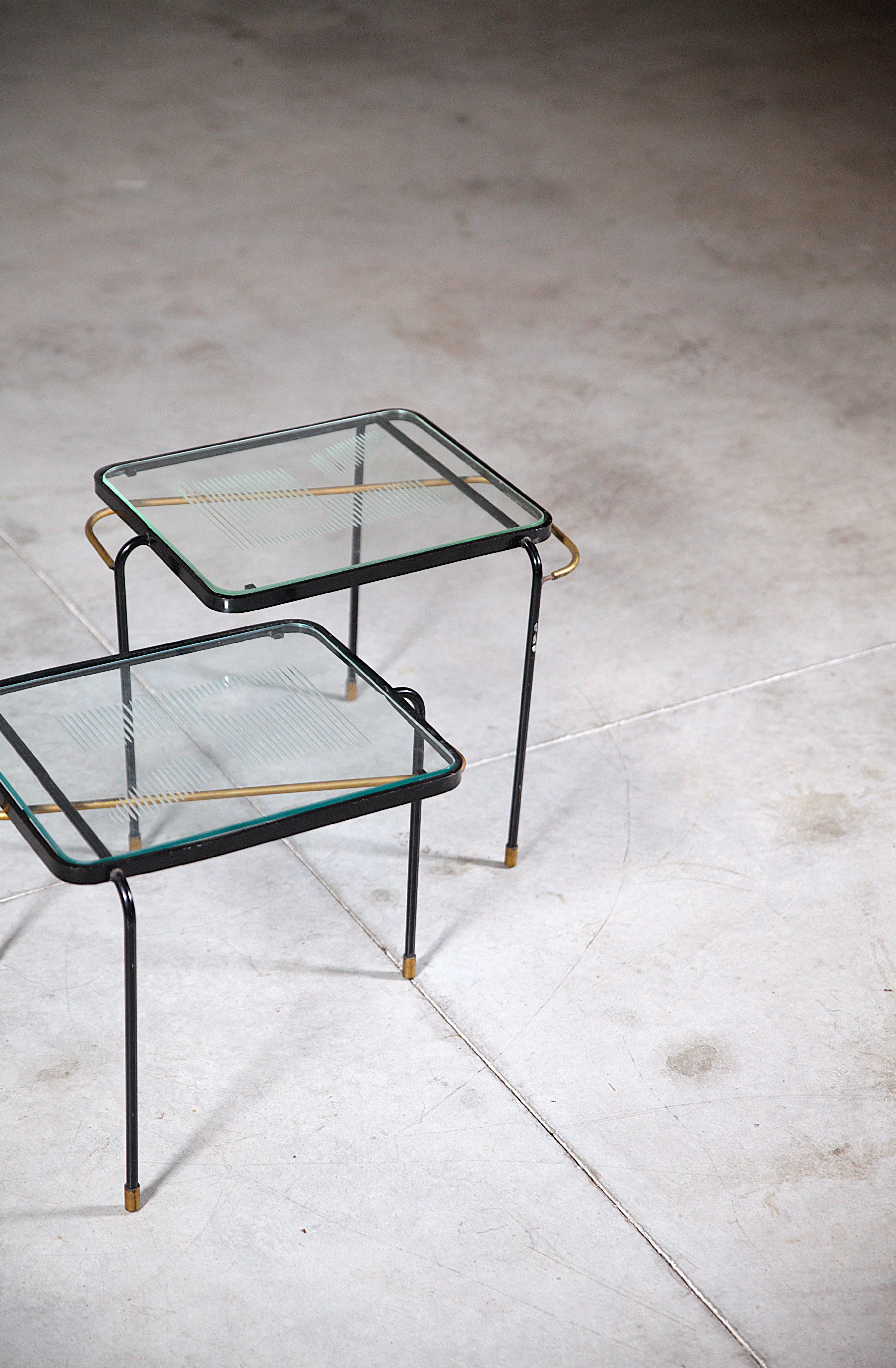 Français Tables gigognes par Mathieu Matégot France années 1950 en vente