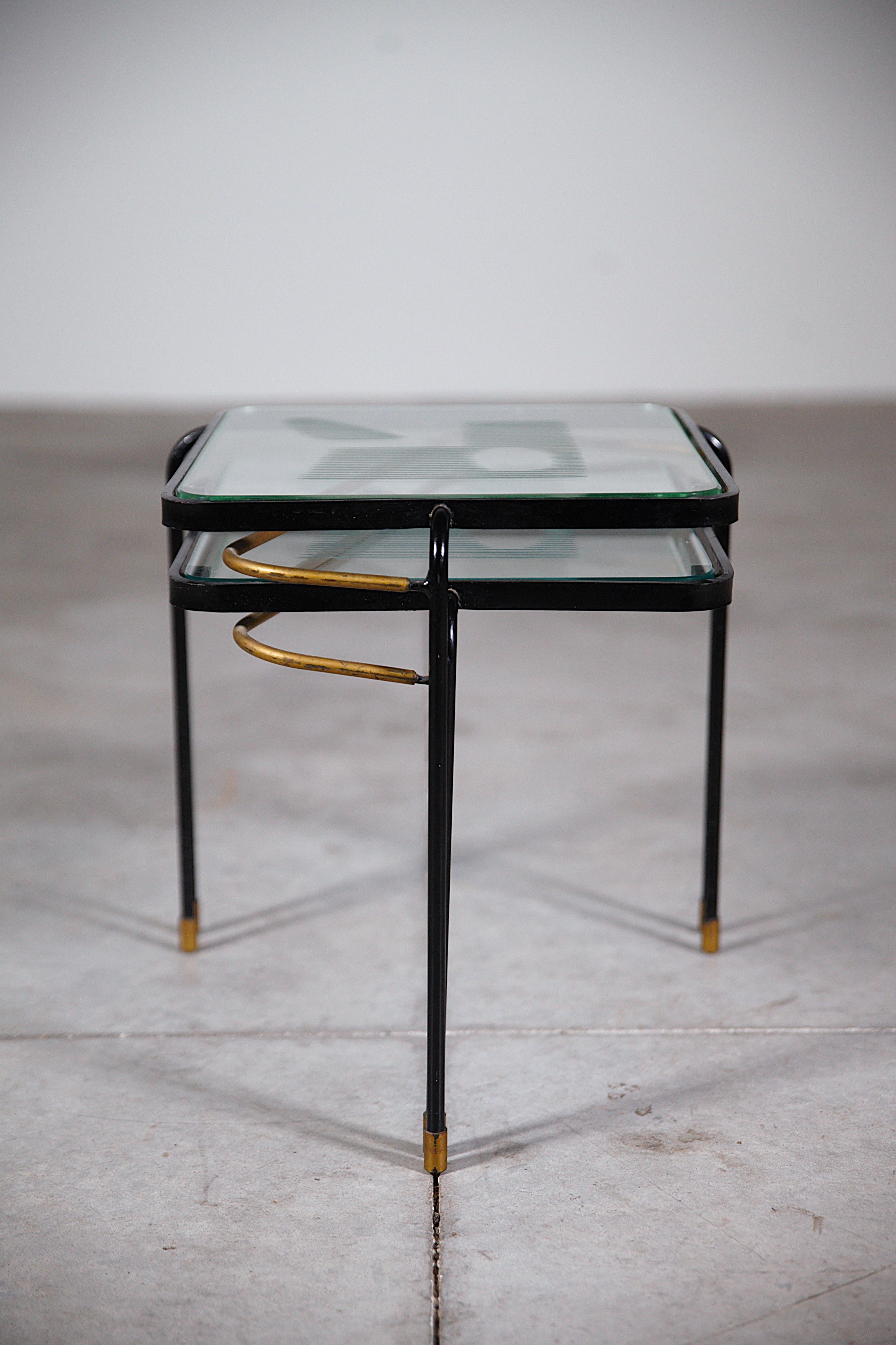 Tables gigognes par Mathieu Matégot France années 1950 en vente 2