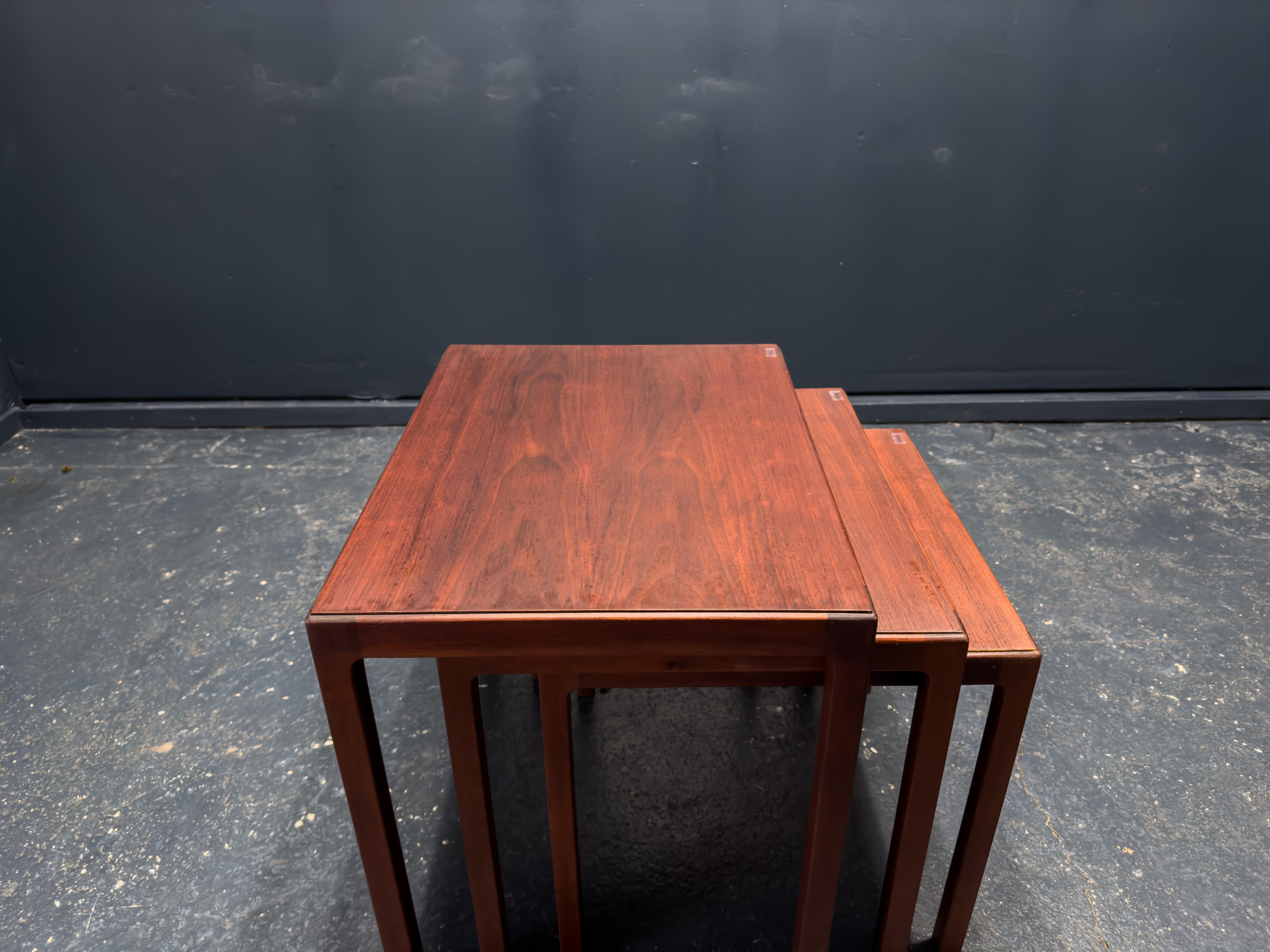 Tables gigognes en vente 4
