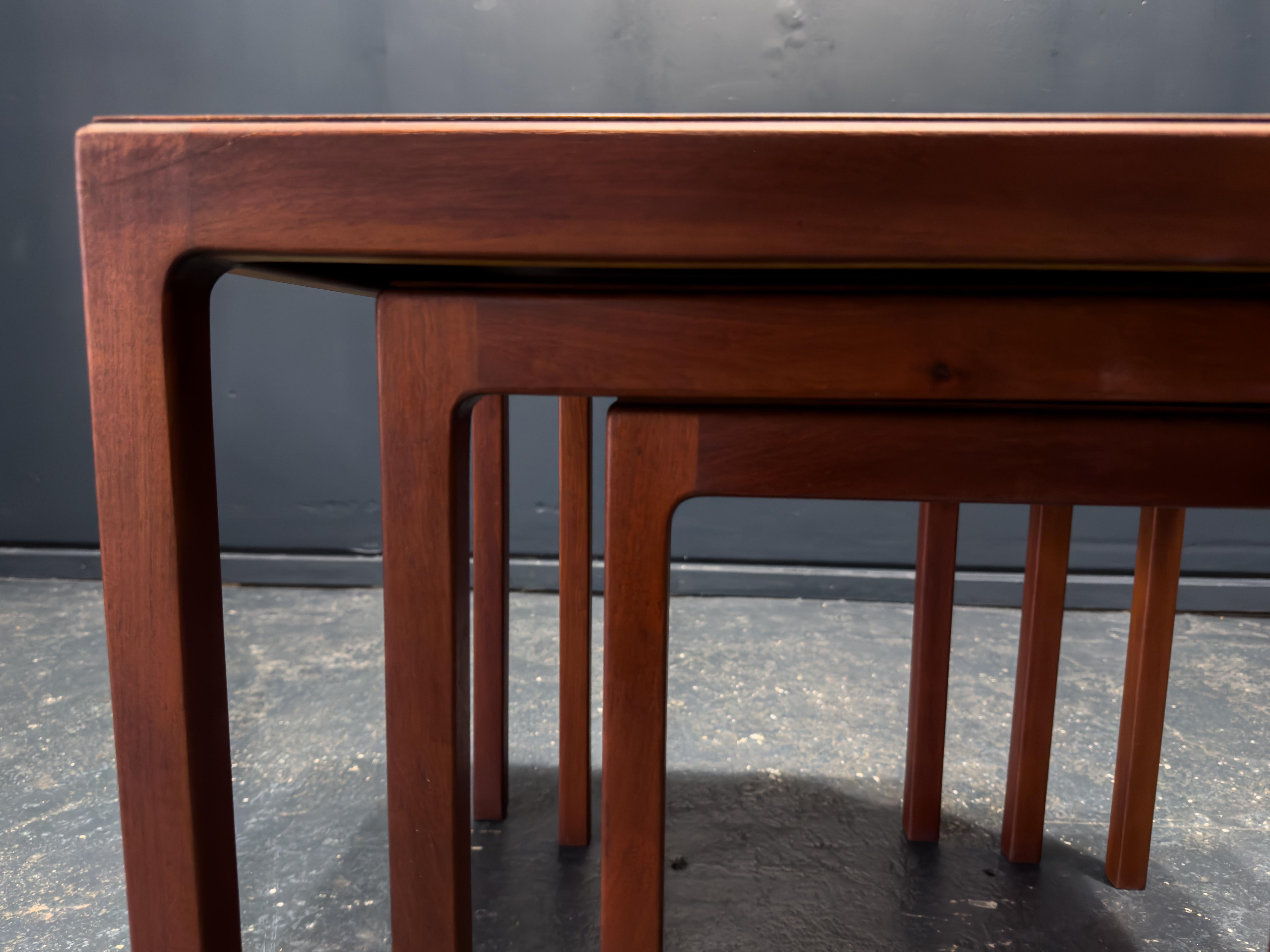 Bois Tables gigognes en vente