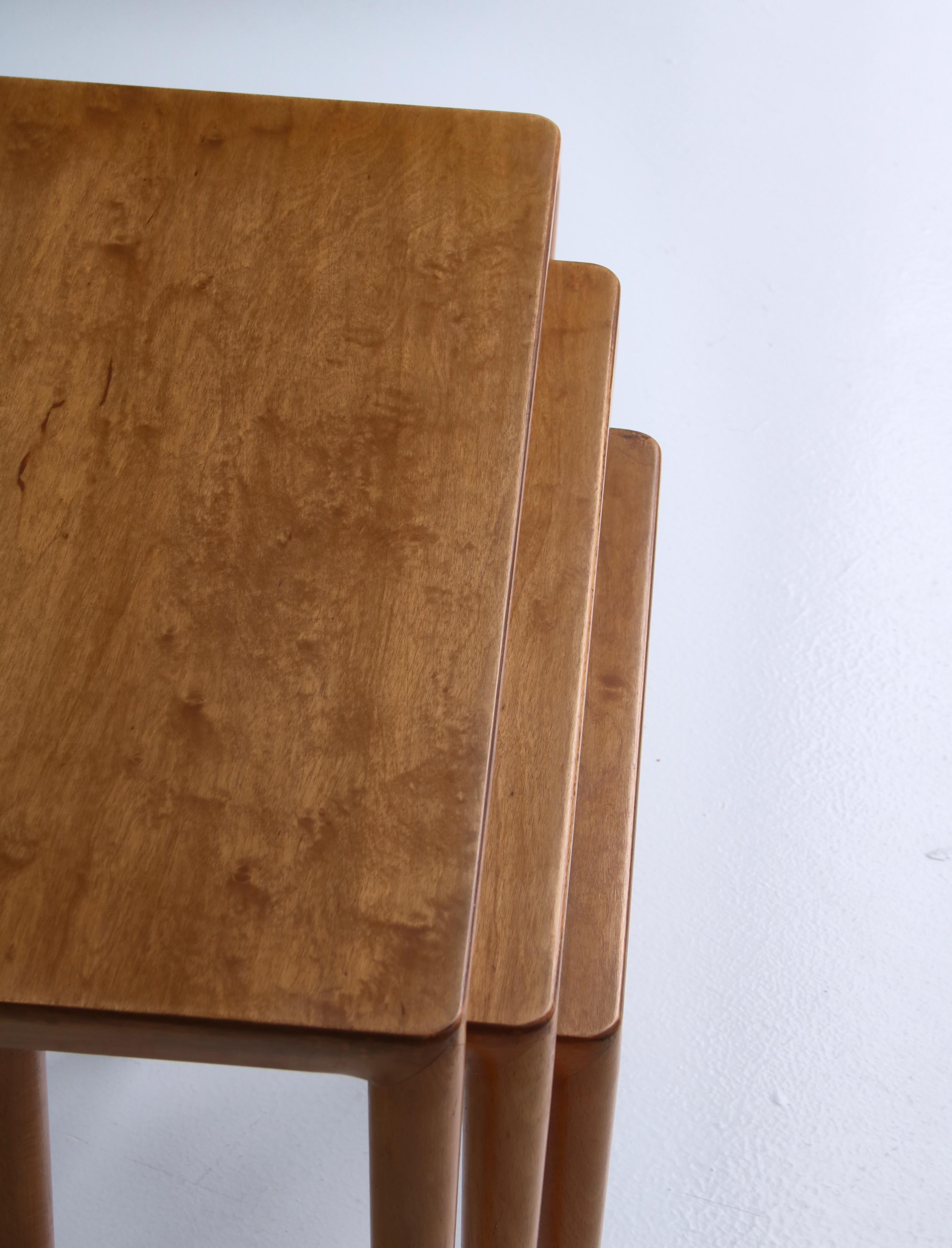 Tables gigognes en bouleau par Severin Hansen Jr. pour Haslev Møbelfabrik, Danemark Bon état - En vente à Odense, DK