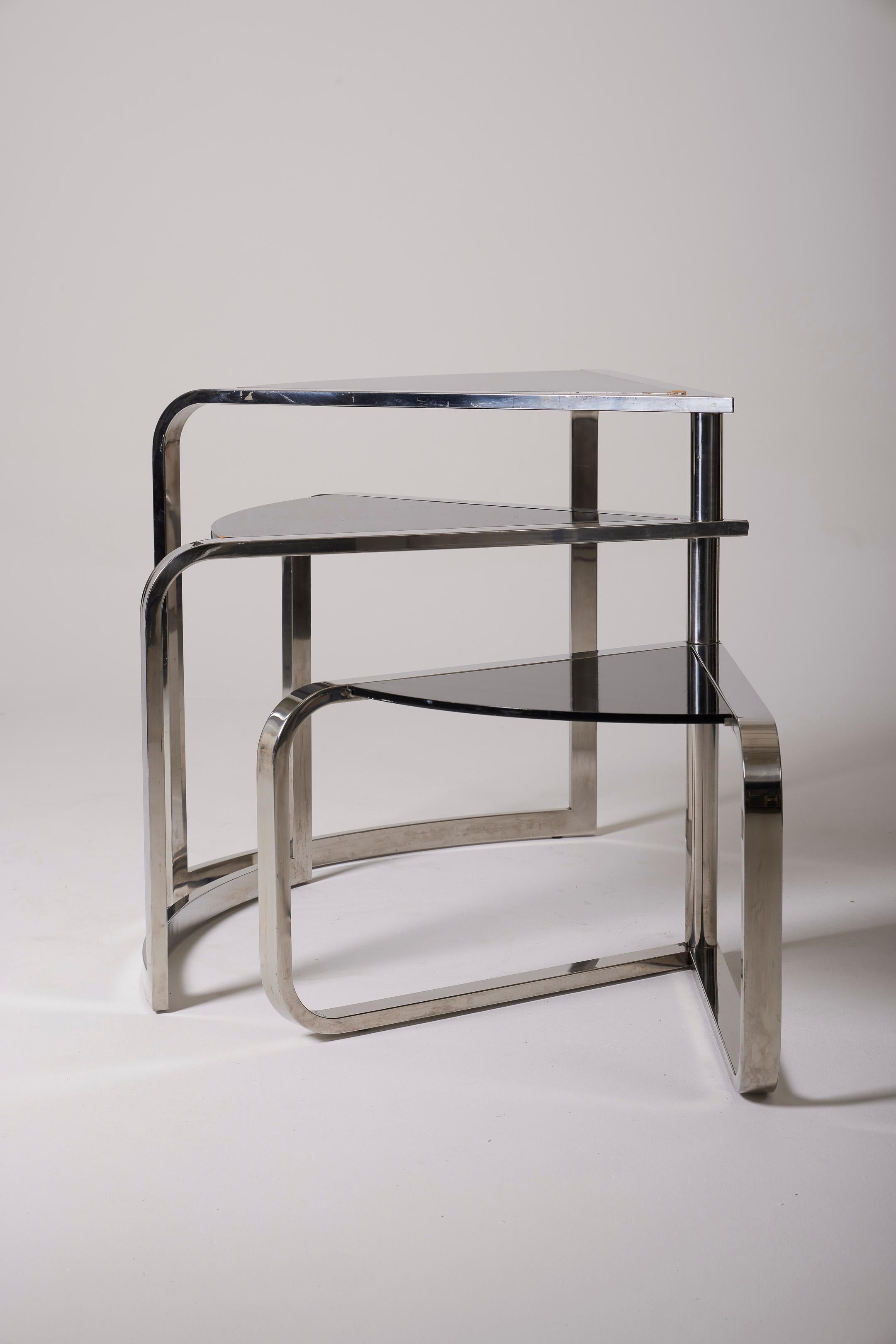 Metal Nesting tables in metal and black lacquered wood For Sale