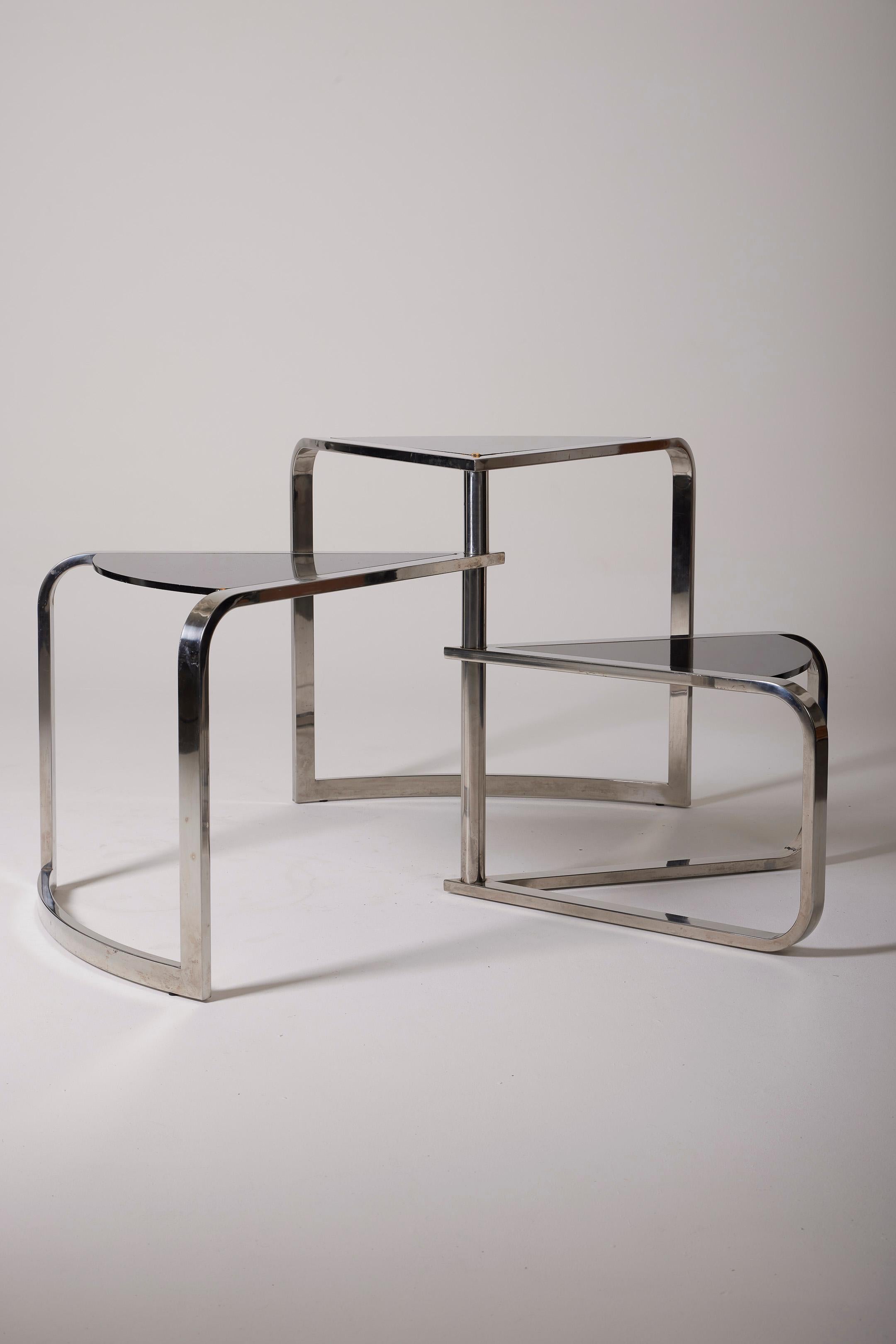 Nesting tables in metal and black lacquered wood For Sale 2