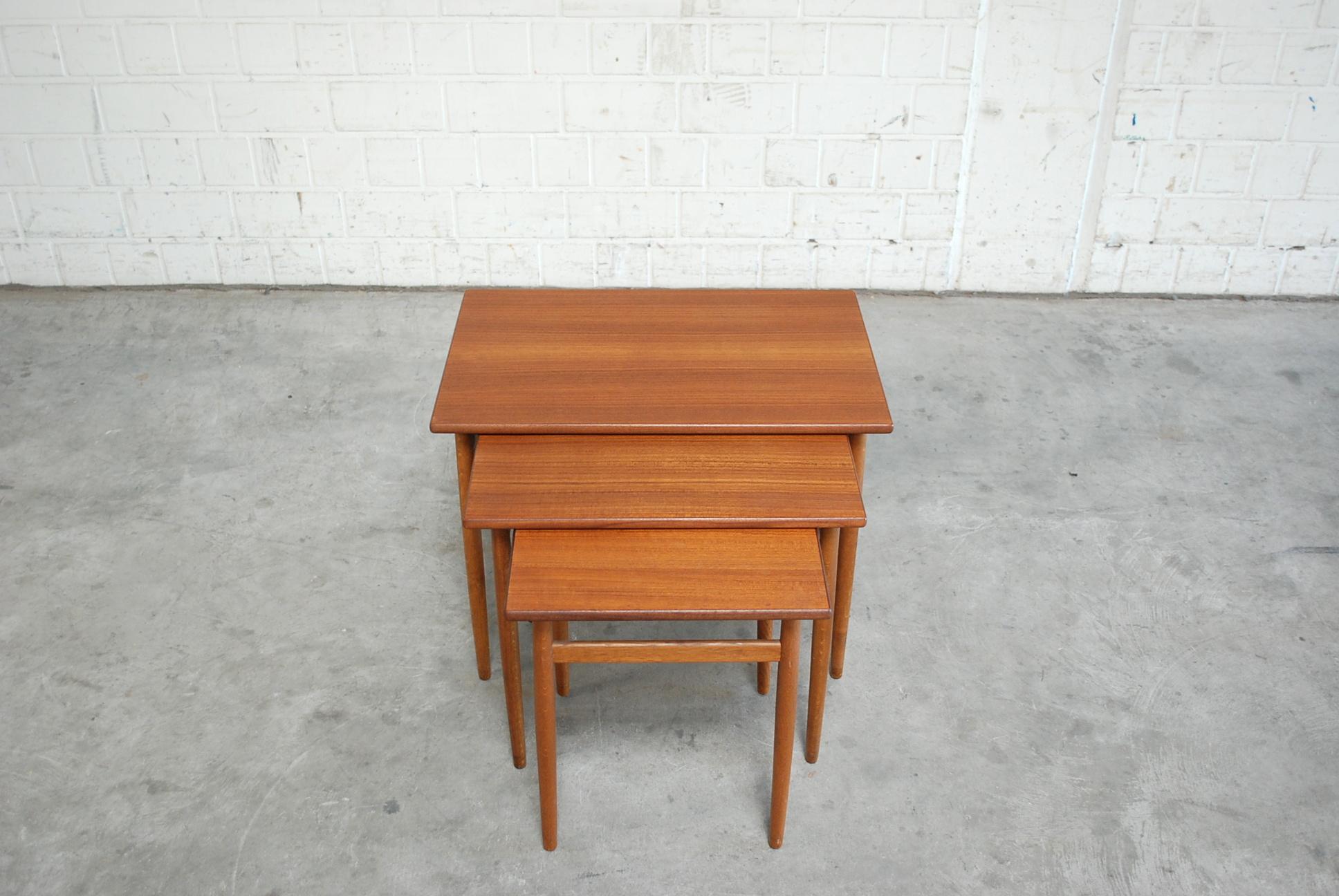 Nesting table set with 3 tables.
Oiled Teak wood. Design by Tove & Edvard Kindt-Larsen for swedish manufacture Seffle Mobelfabrik.
In very good condition.