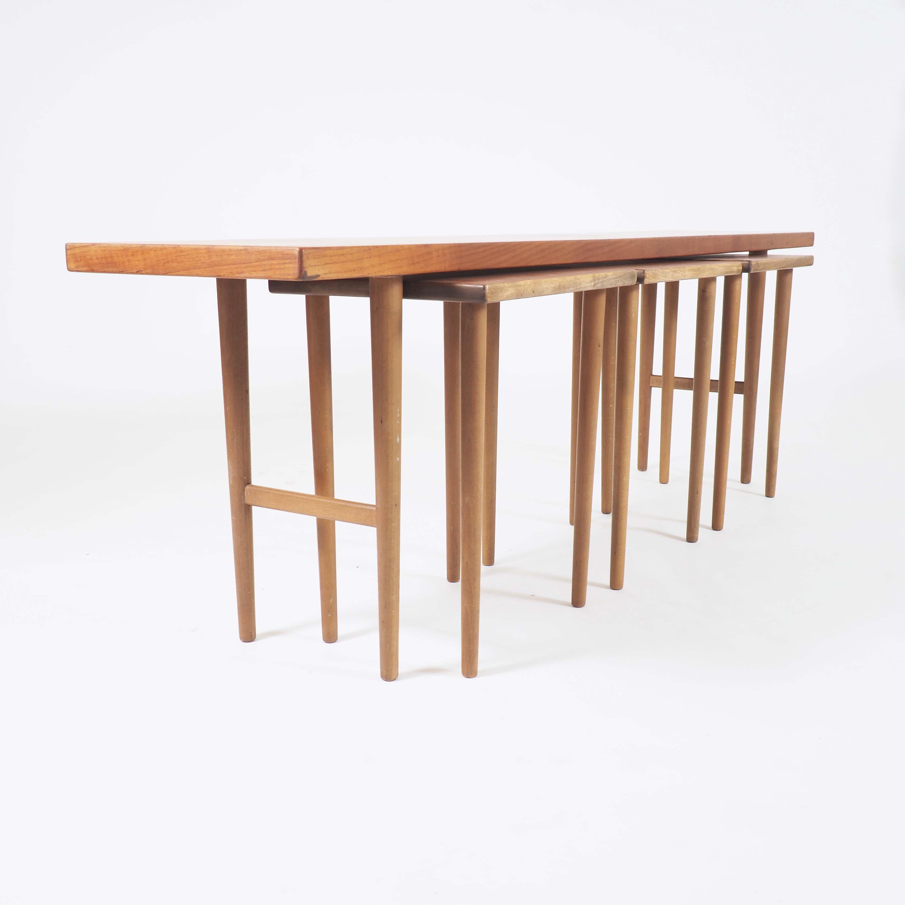 Scandinave moderne Tables gigognes en teck Designés par Kurt Østervig pour Jason, Danemark en vente
