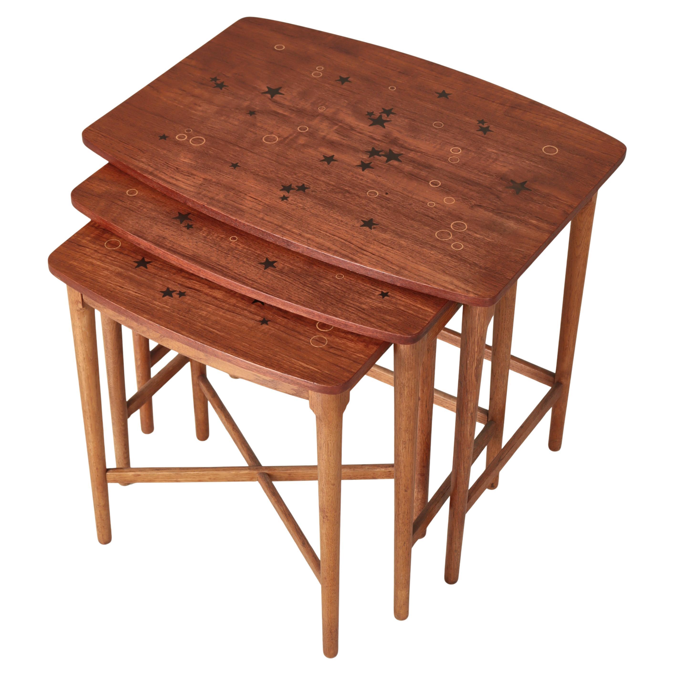 Nisttische aus Teak, Eiche und Intarsien von Svend Aage Madsen, Dänemark, 1950er Jahre im Angebot
