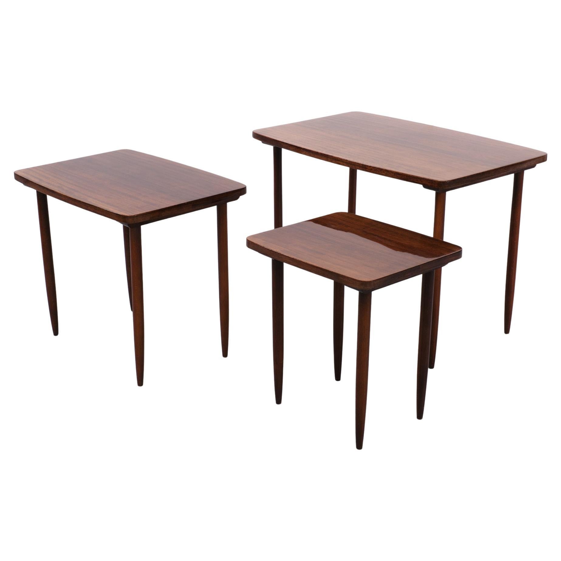 Nutwood Nesting tables Mimi Fortuna 1960s Holland  For Sale