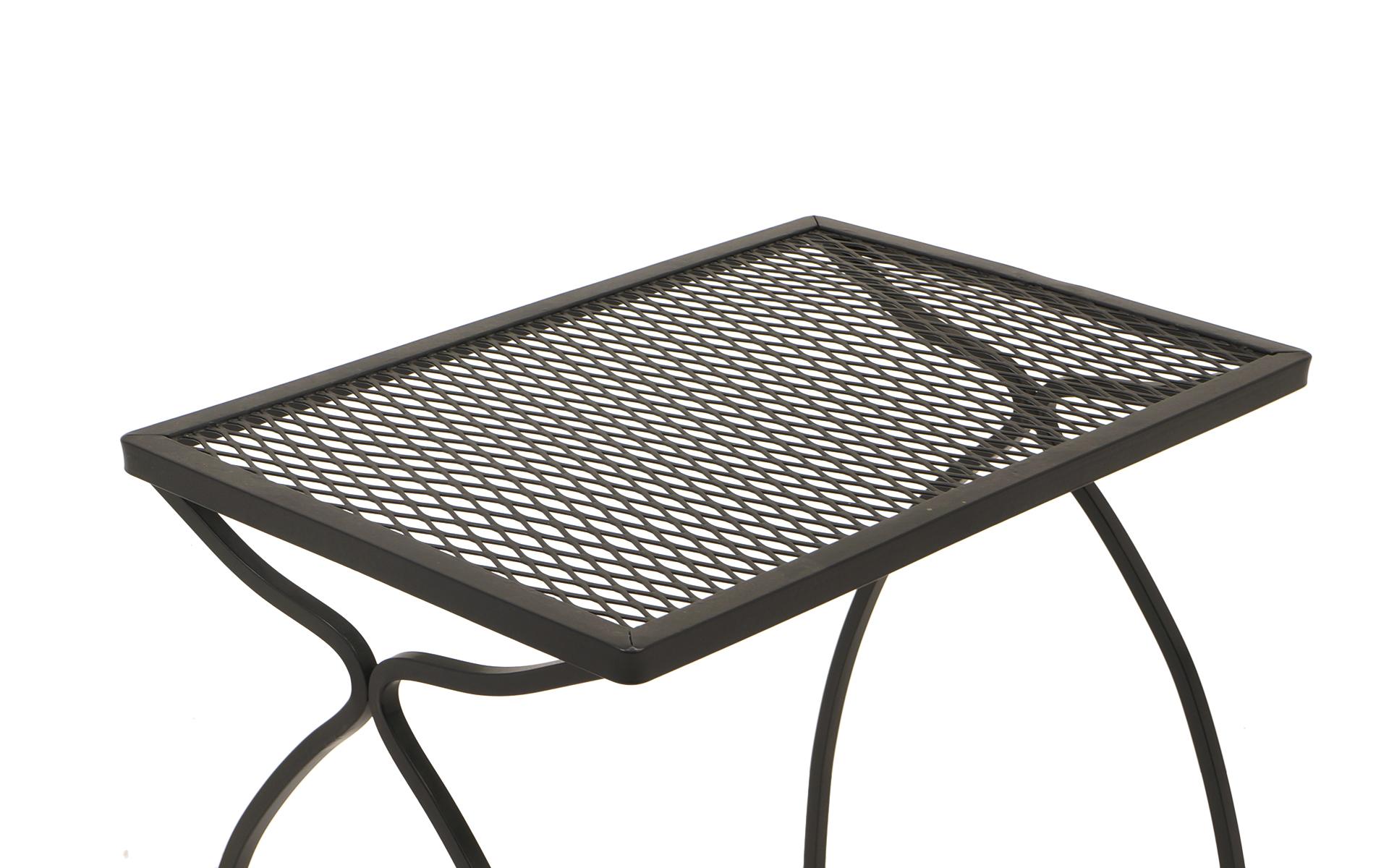 outdoor nesting coffee table