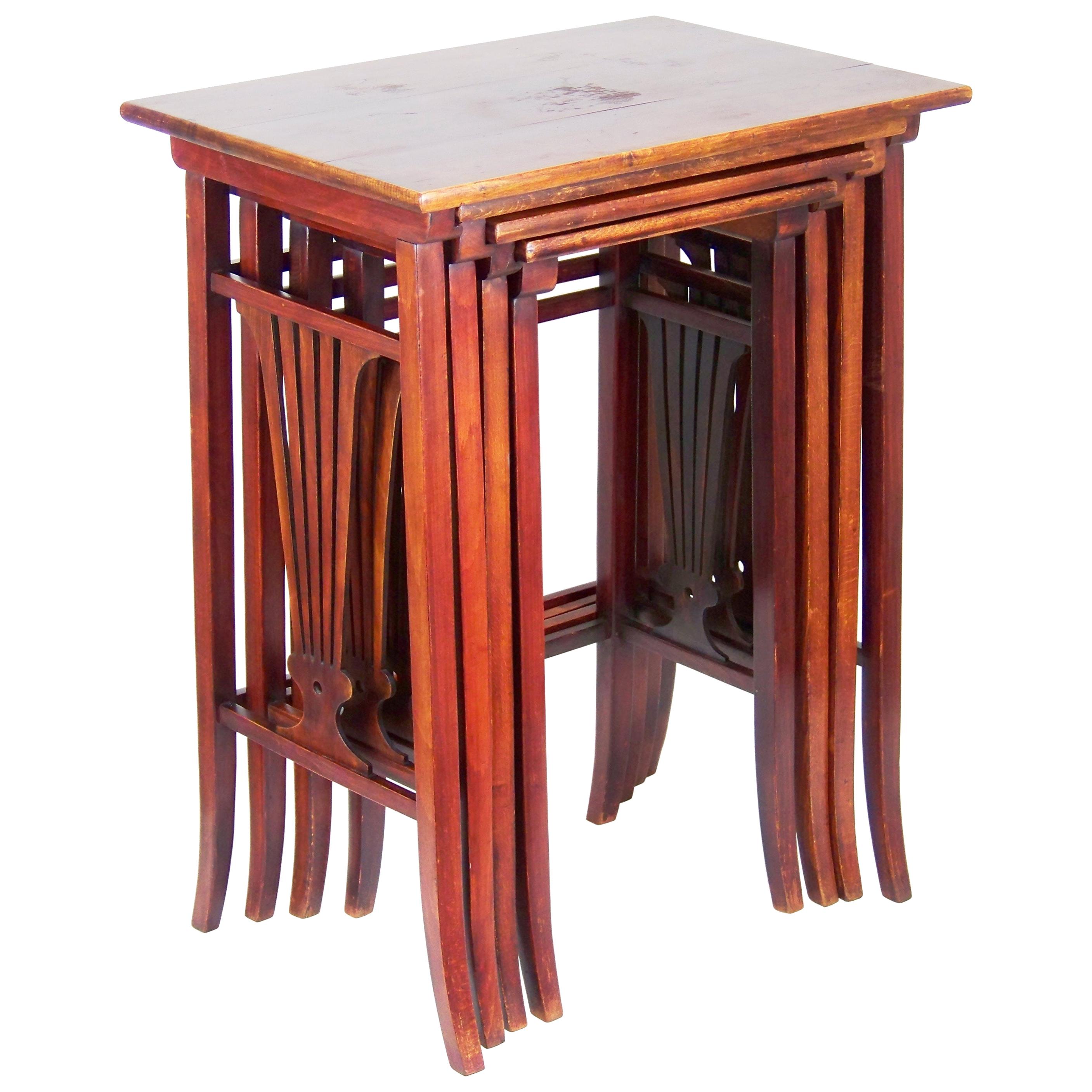 Nesting Tables Thonet Nr.21, Since 1907