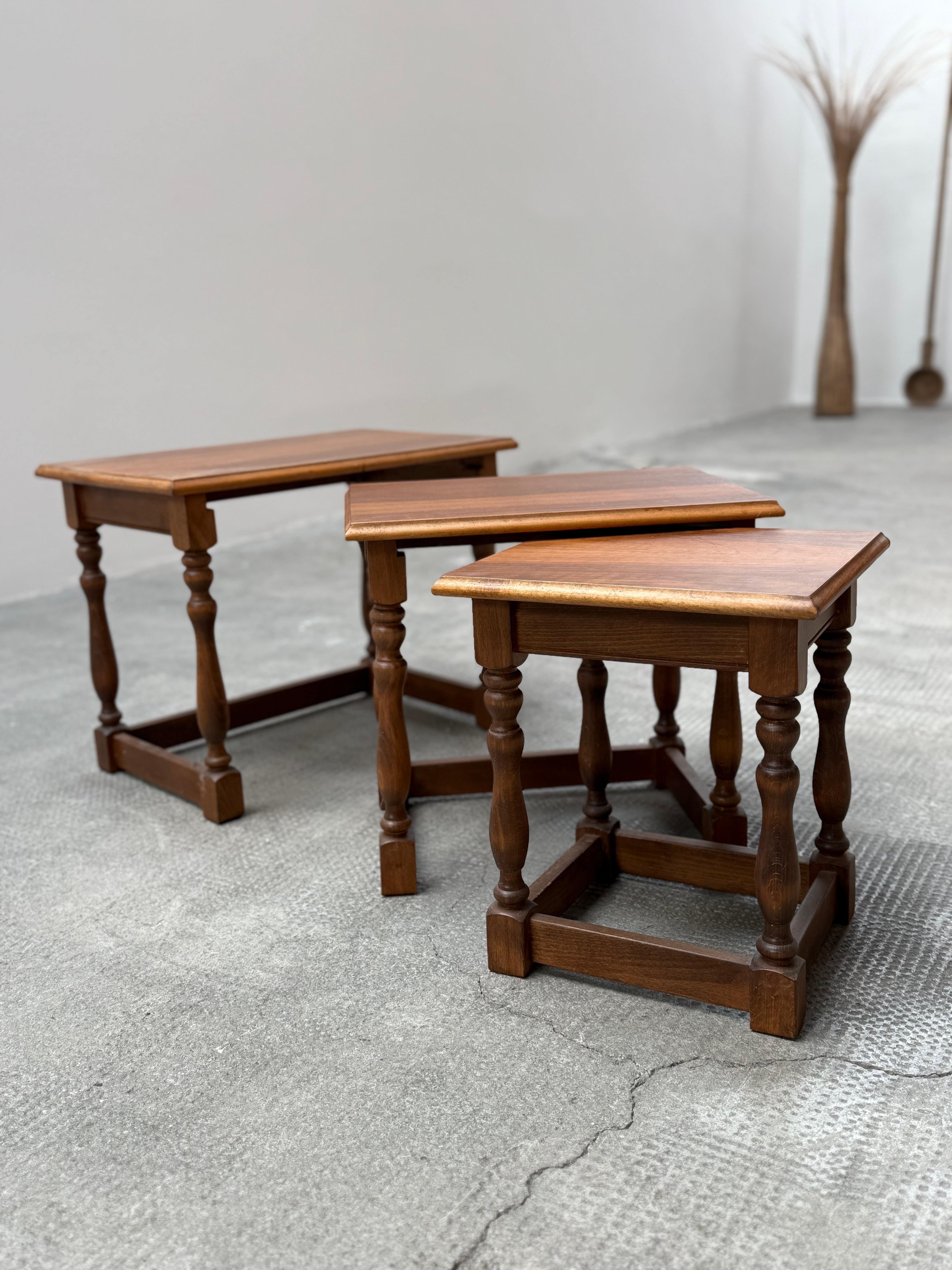 Stapeltische Tisch Beistelltisch Blumentisch Nussbaum, Deutschland 1950er Jahre im Angebot 5