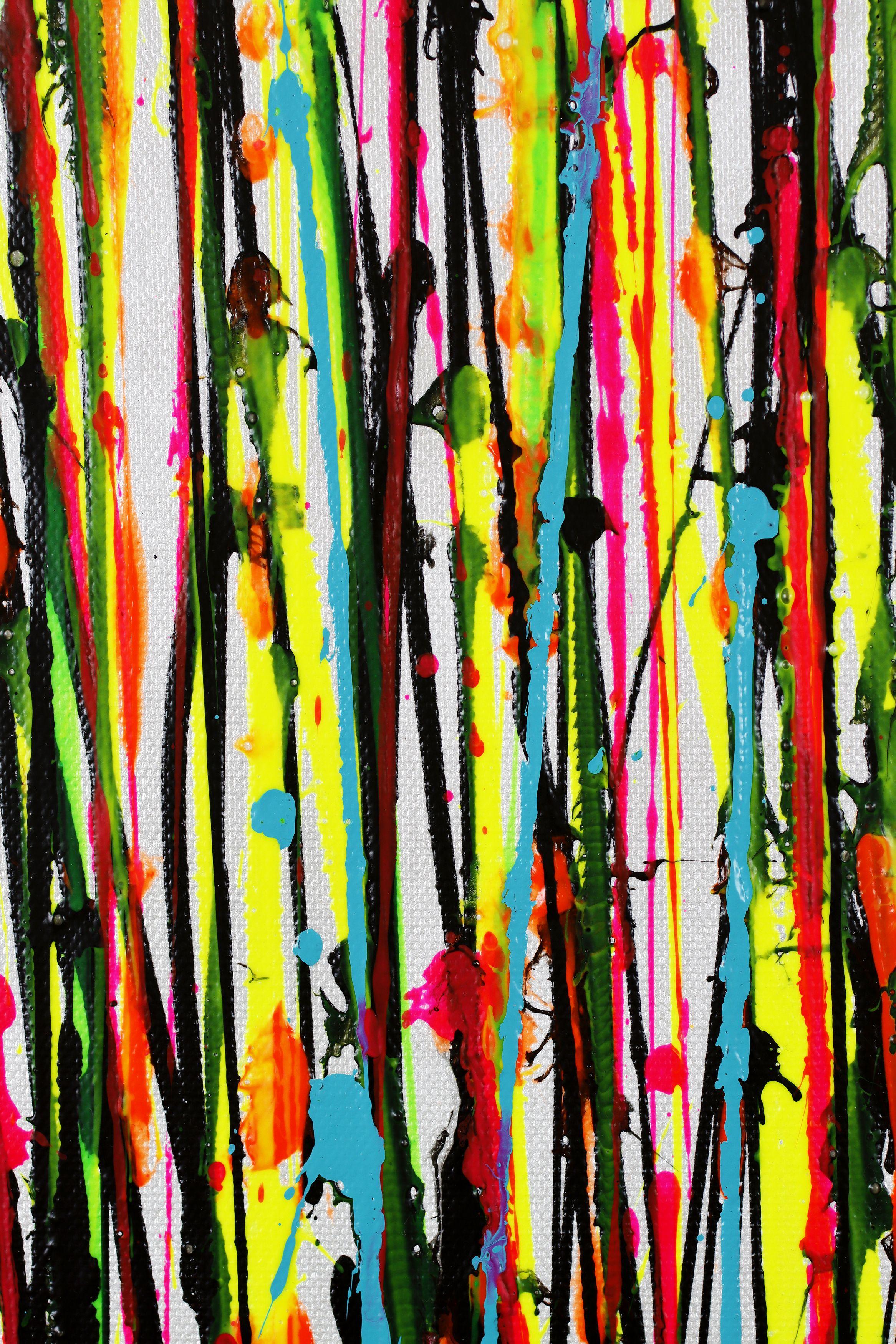 Dynamic drizzles (langue abstraite), peinture, acrylique sur toile - Beige Abstract Painting par Nestor Toro