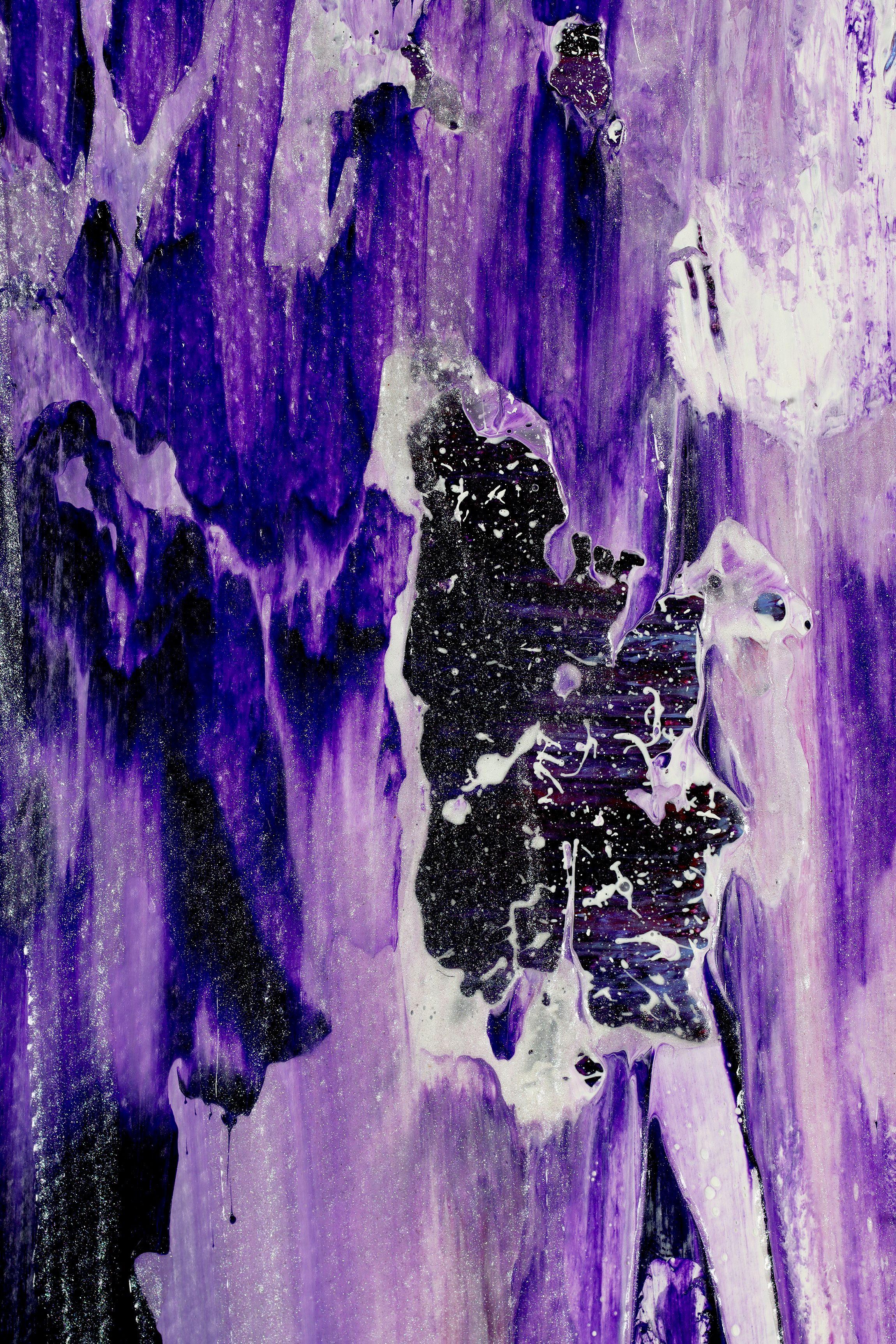 Buona fortuna, Pittura, Acrilico su tela - Abstract Painting Viola di Nestor Toro