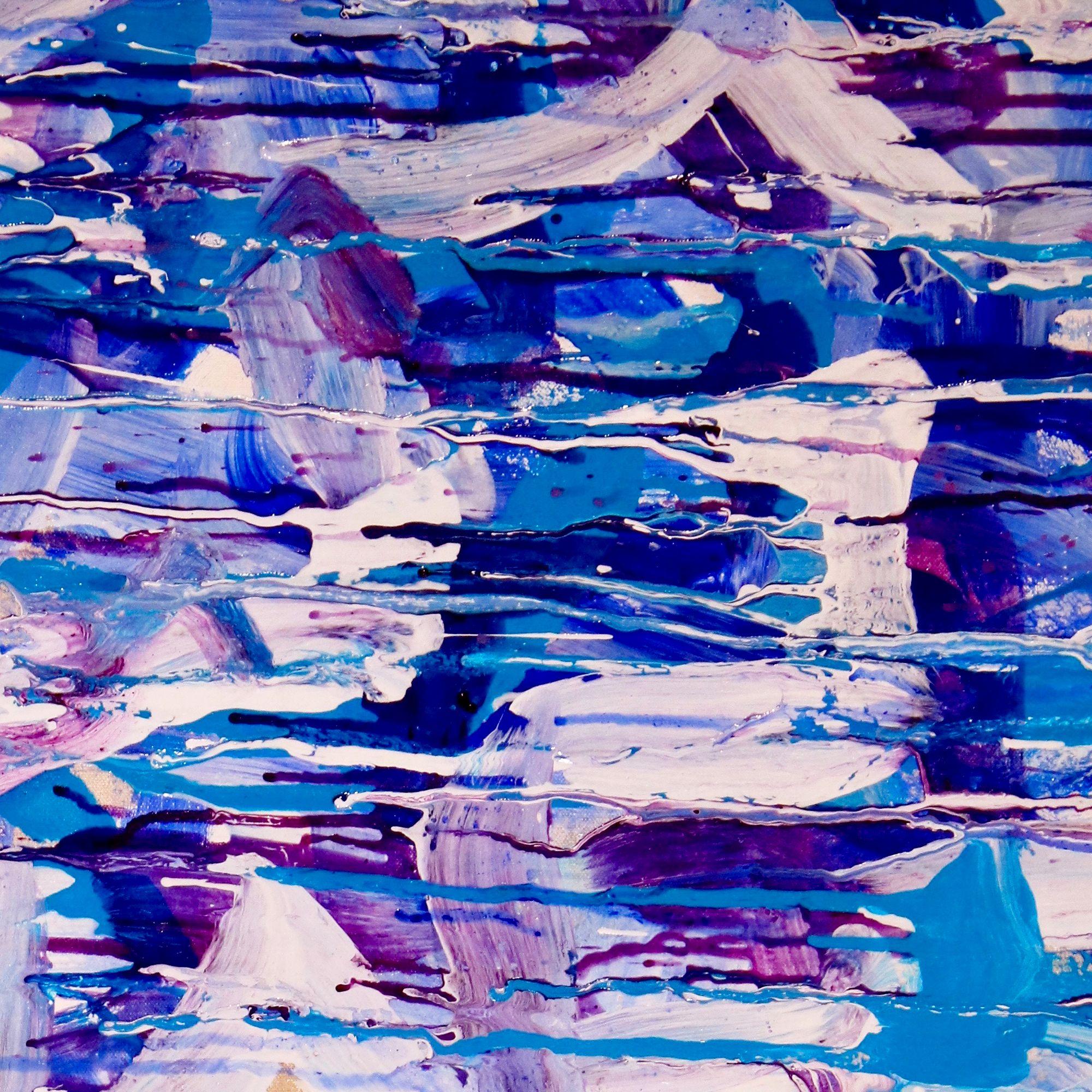 XL EINDRUCKSVOLLES GESTISCHES KUNSTWERK!     Großes gestisches Gemälde mit vielen Pinselstrichen und Tropfen in Blautönen, lebhaftem Violett, Blassblau, Weiß und glänzendem, klarem Acryl mit schillernden Glimmerpartikeln. Ein eindrucksvolles