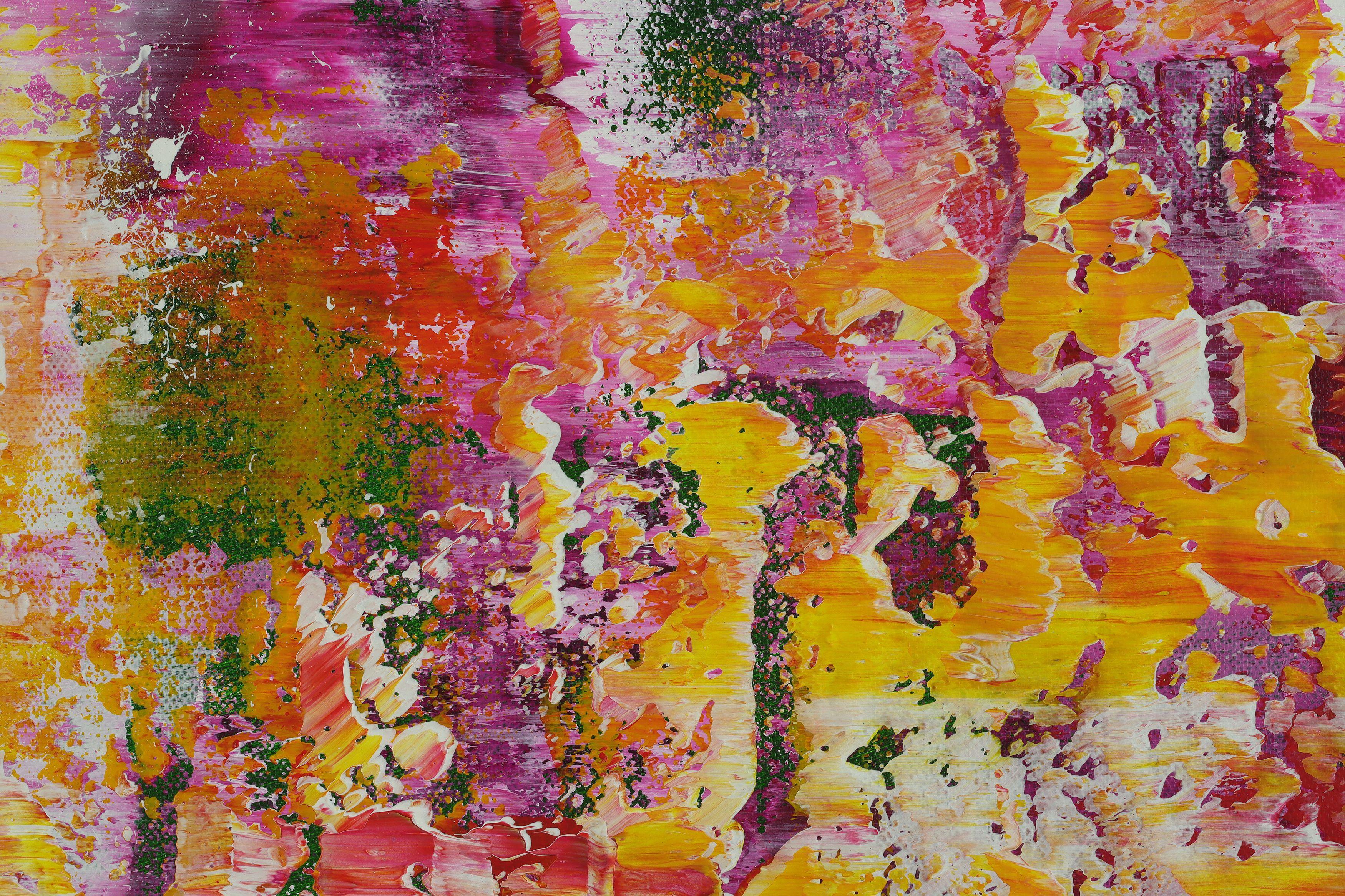 Quadro estivo vibrante creato stratificando e fondendo strati di coltello giallo, giallo brillante, bordeaux con uno strato bianco e sottili dettagli blu. Si tratta di un vero e proprio pezzo forte, pronto da appendere e firmato sul davanti.   