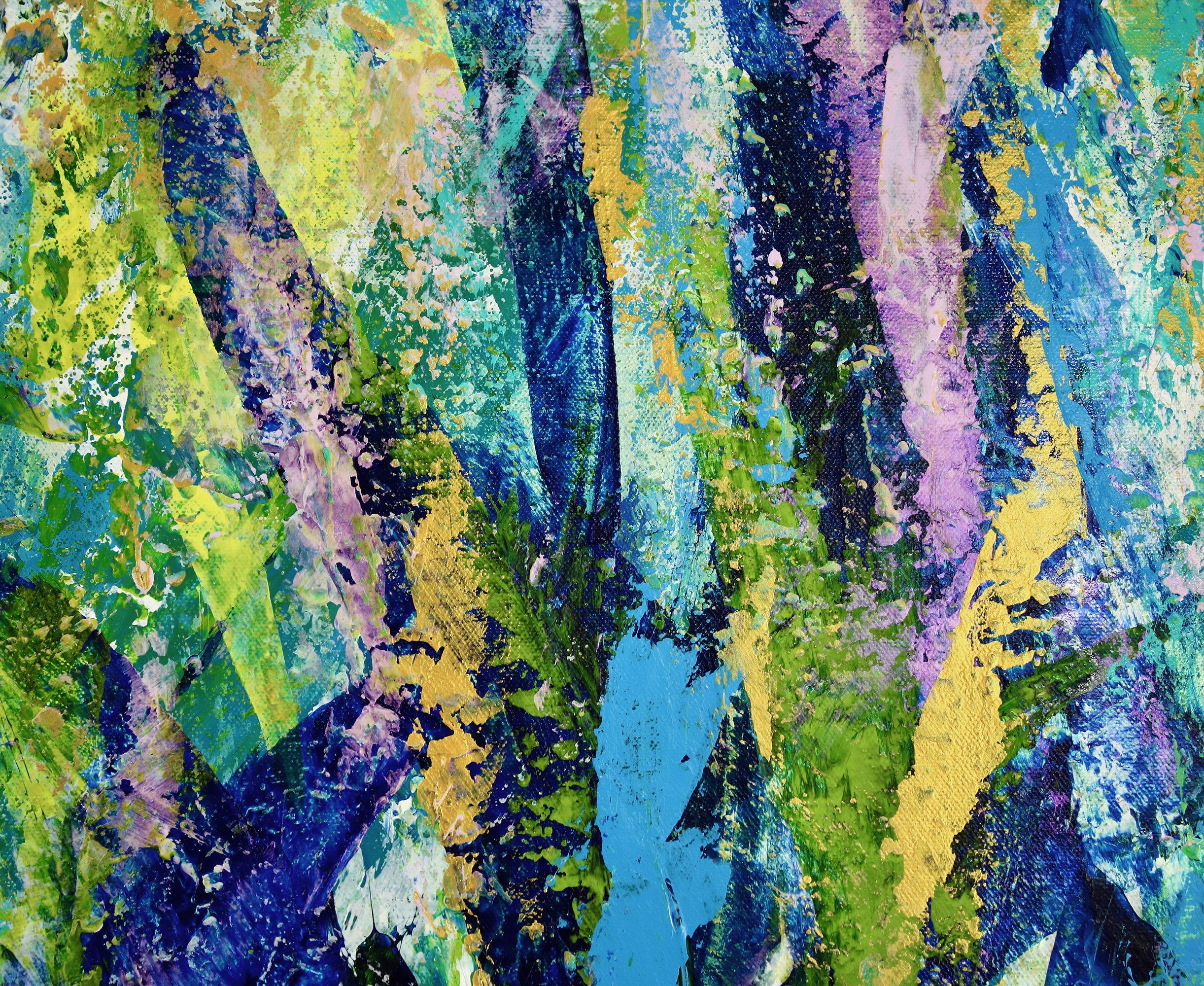TIEFER RAND UND BEREIT ZUM AUFHÄNGEN!    Abstraktes, vom Wald inspiriertes Gemälde. Viel Struktur und üppiges Grün, kombiniert und vermischt mit Teal und vielen Blautönen mit dezentem Gold und schillernden lila Details. Dieses überdimensionale