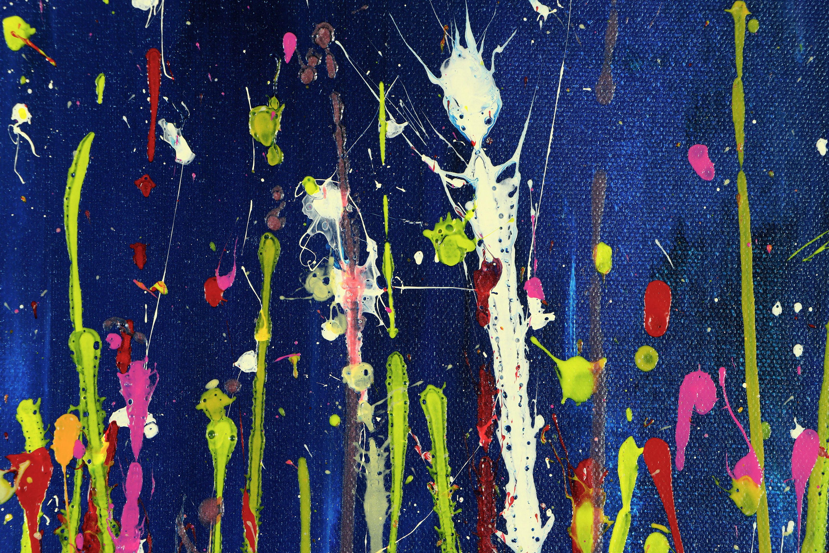 Strange Spectra 8 (Schillerndes Blau) (2022), Gemälde, Acryl auf Leinwand – Painting von Nestor Toro