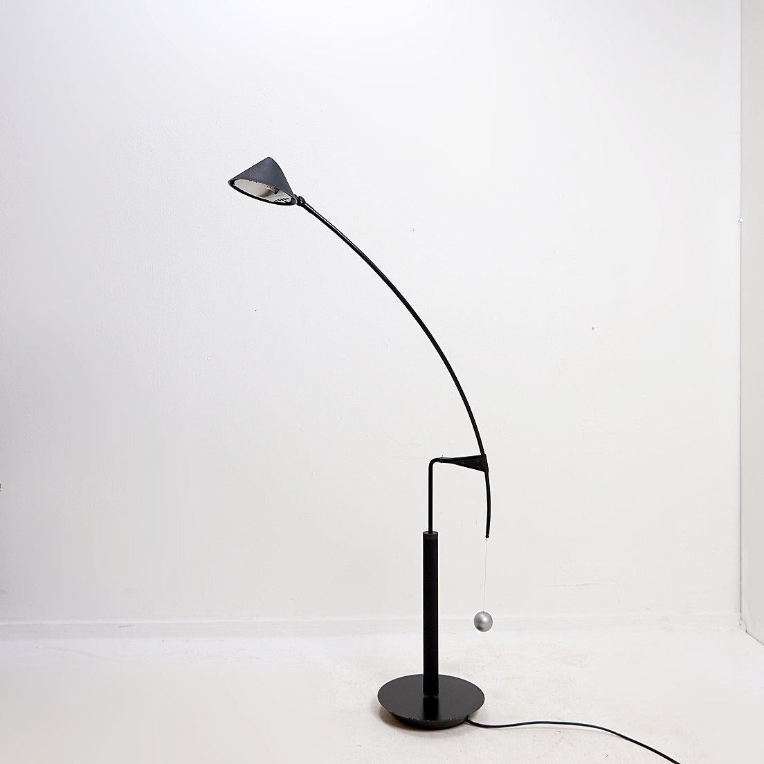 Modern - interior design - Decoration
Structure in black lacquered metal and plastic, counterweight ball in grey lacquered metal.
This piece has an attribution mark
Measures : 90x25cm H Variable : 94cm - Max:127cm
Materials : Metal - Plastic -