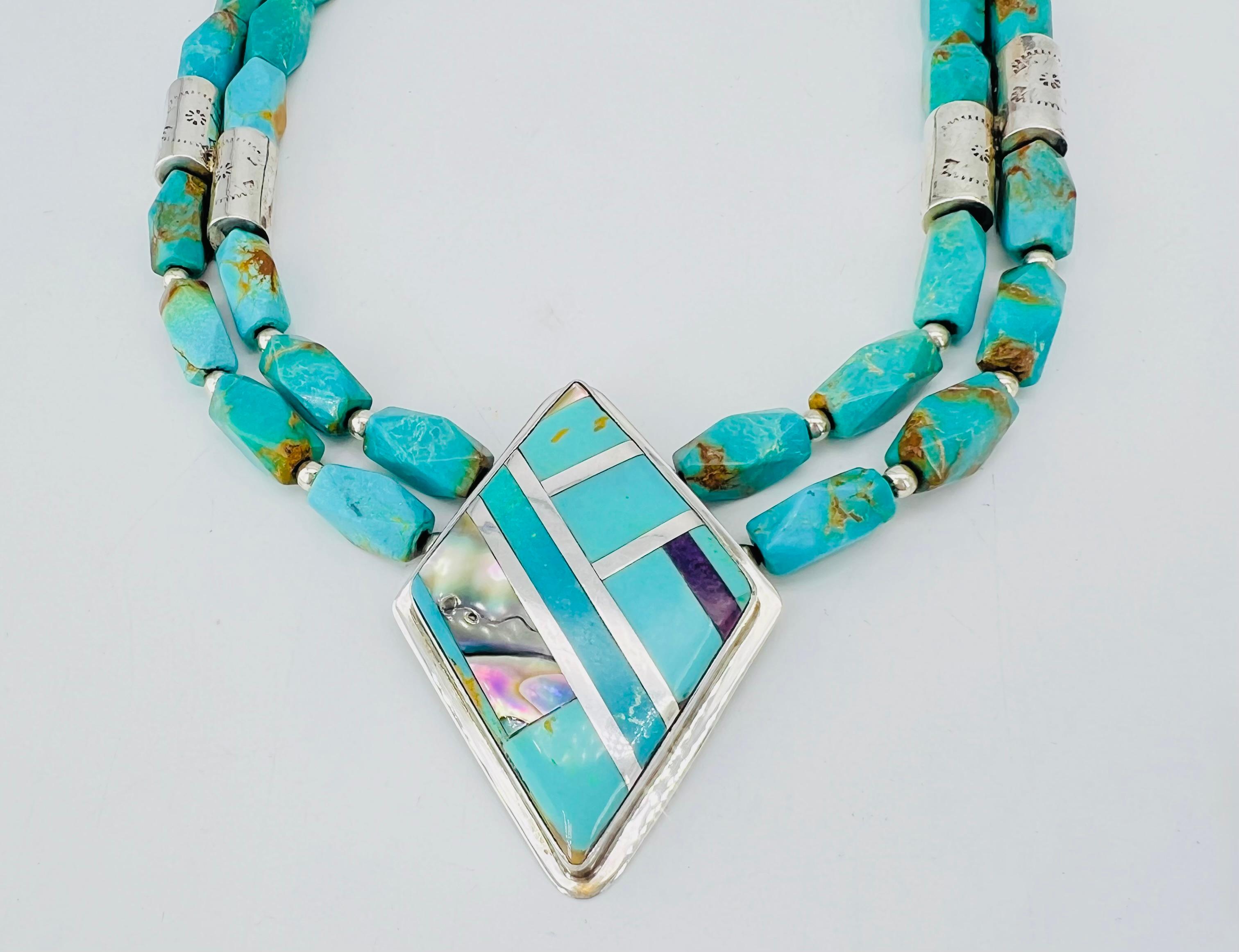 Nestoria Coriz Türkis-Halskette, Kewa-Künstler aus Santo Domingo Pueblo NM (Achteckschliff) im Angebot