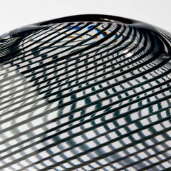 Objeto de cristal. Pájaro de red - Cristal de cobre soplado a mano y cristal de red transparente pegado.