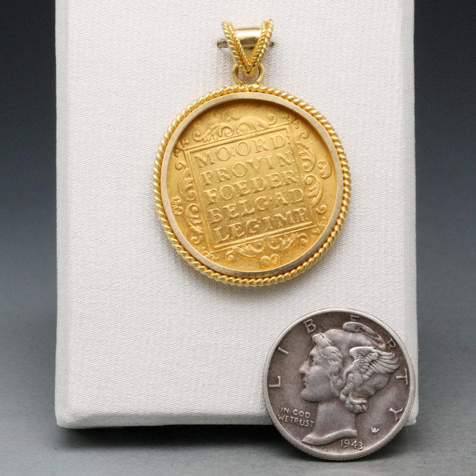 Niederlande 1802 Gold Ducat 18K Diamant 18k Gold Anhänger (Renaissance) im Angebot