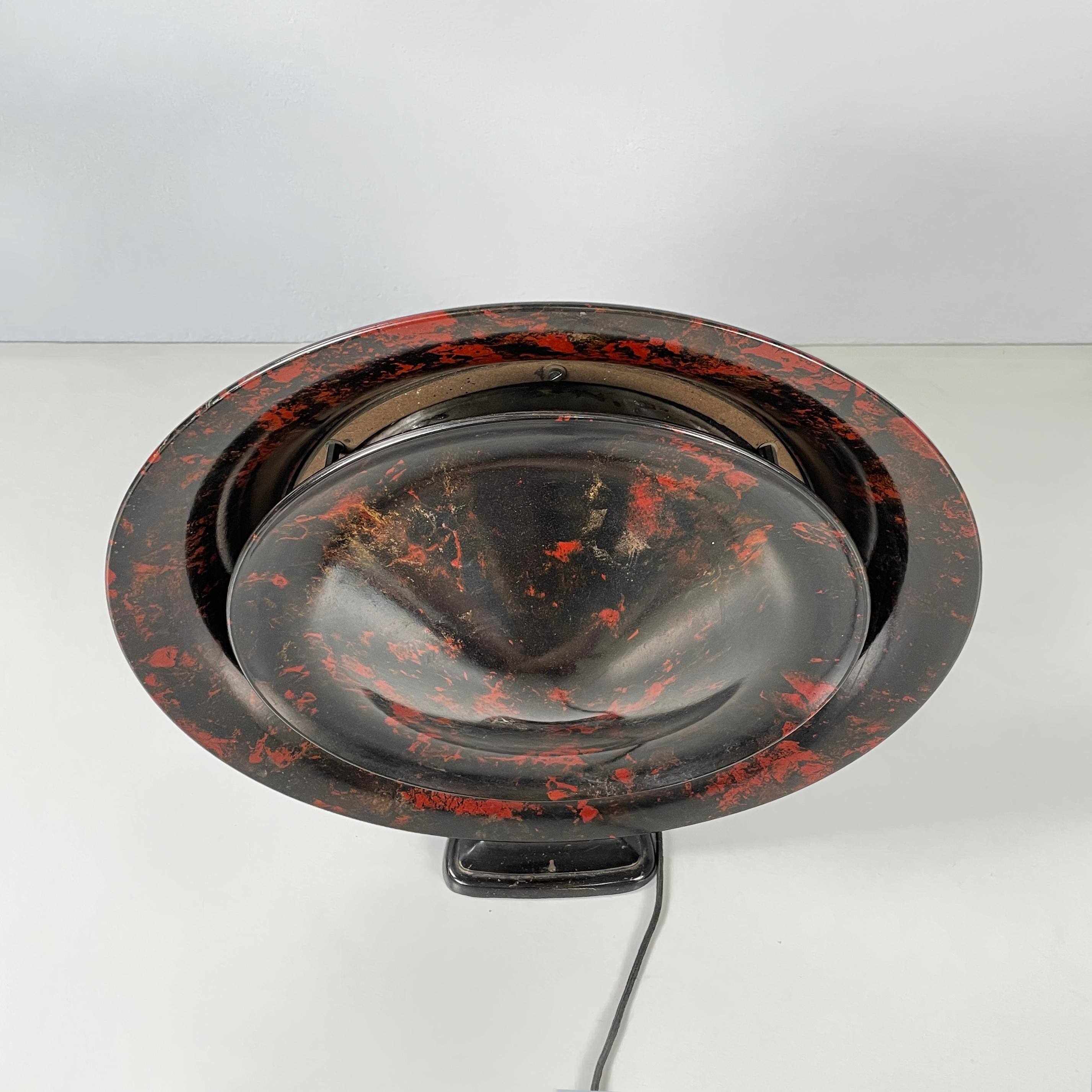 Mid-20th Century Netherlands Black and red bakelite speaker by Louis Kalff for Philips, 1930s For Sale
