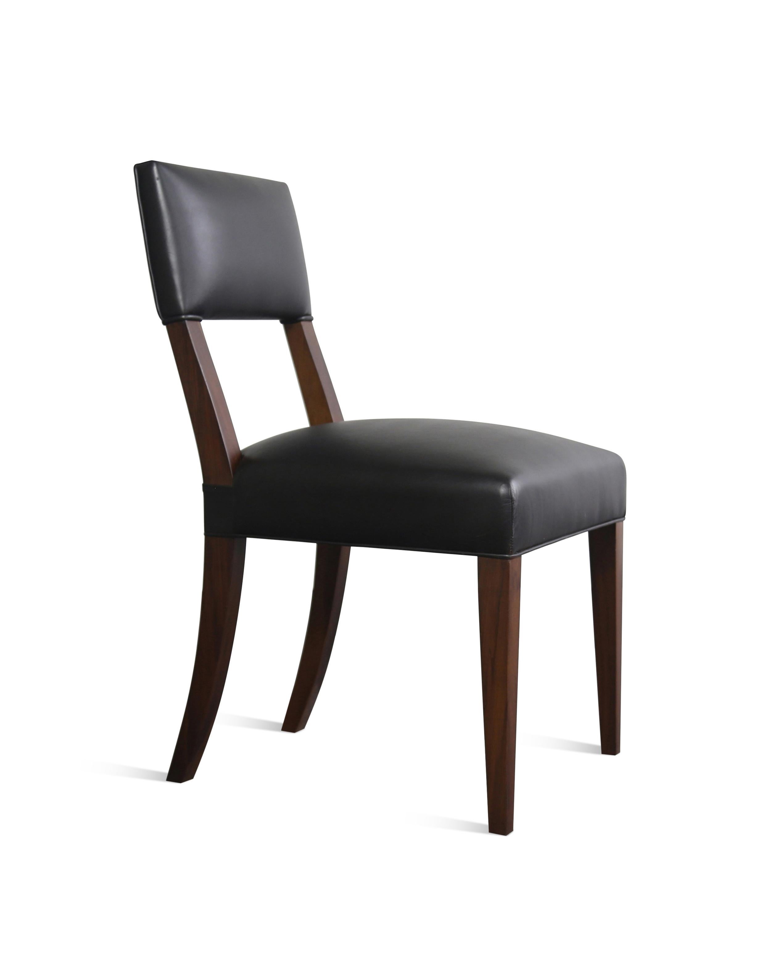 Cuir Chaise Neto Moderne de Costantini avec cadre en bois et cuir argentin en vente