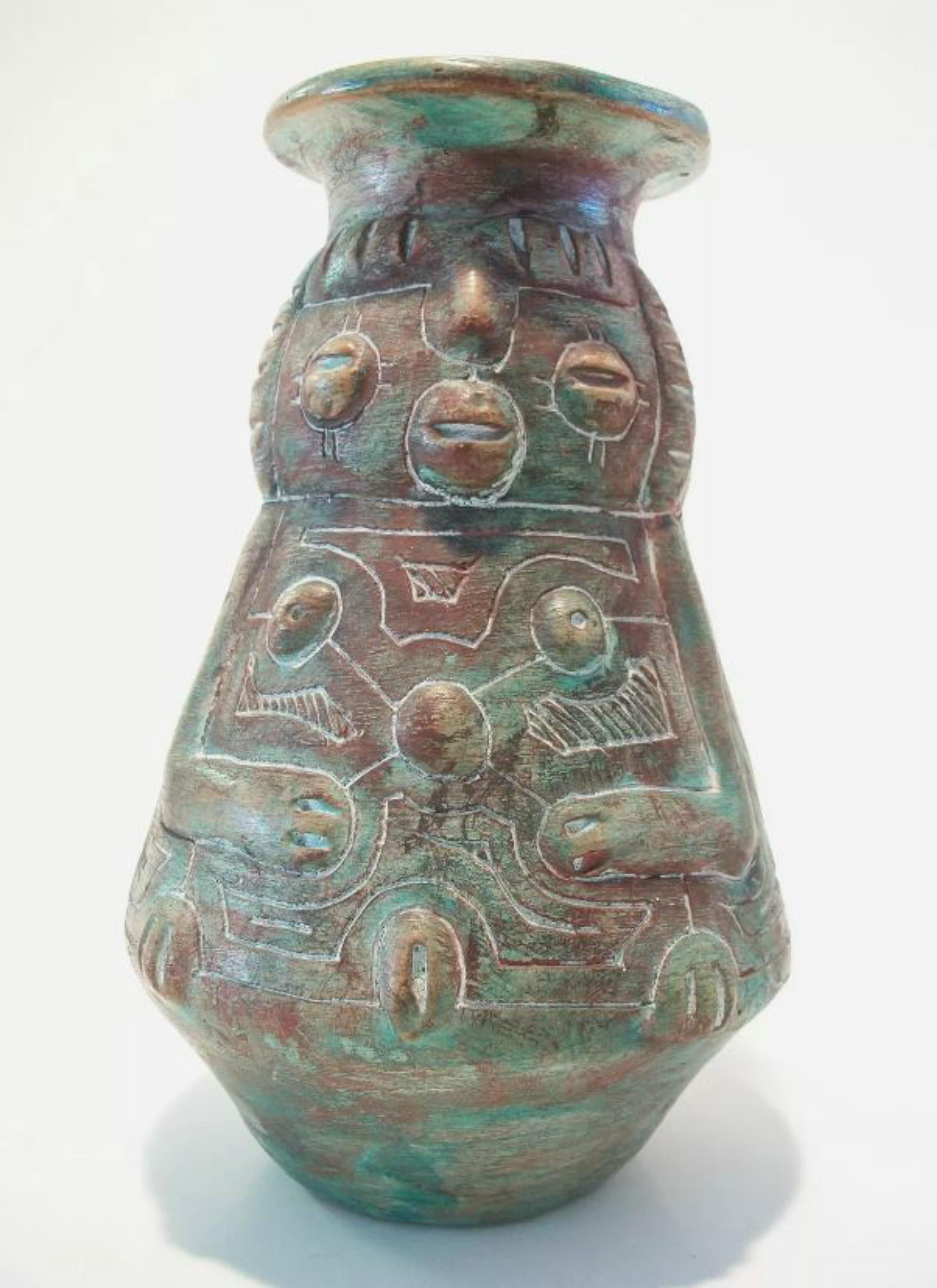 NETO PARA - Vaso d'epoca in Studio Pottery con smalto ramato screziato e decorazioni incise - firmato sulla base NETO PARA - Brasile - anni '70 circa.  La decorazione incisa ricopre l'intera circonferenza del vaso ed è stata realizzata a
