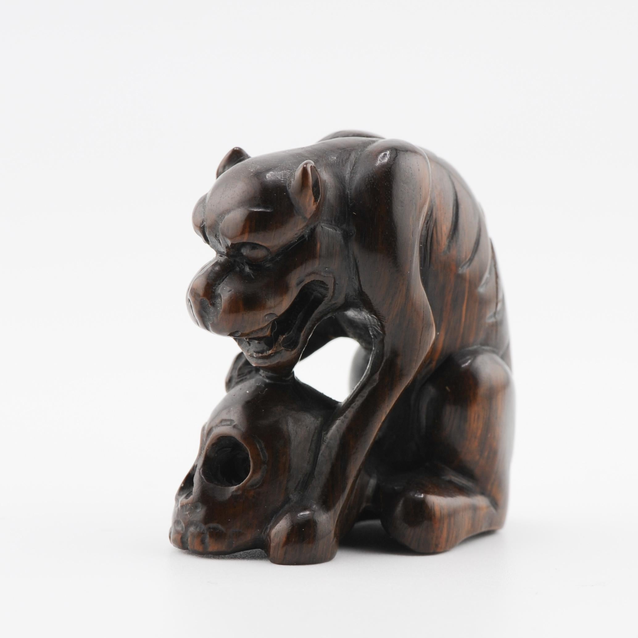 Netsuke 20th C Japanese Japan Dog eating Skull For Sale 6