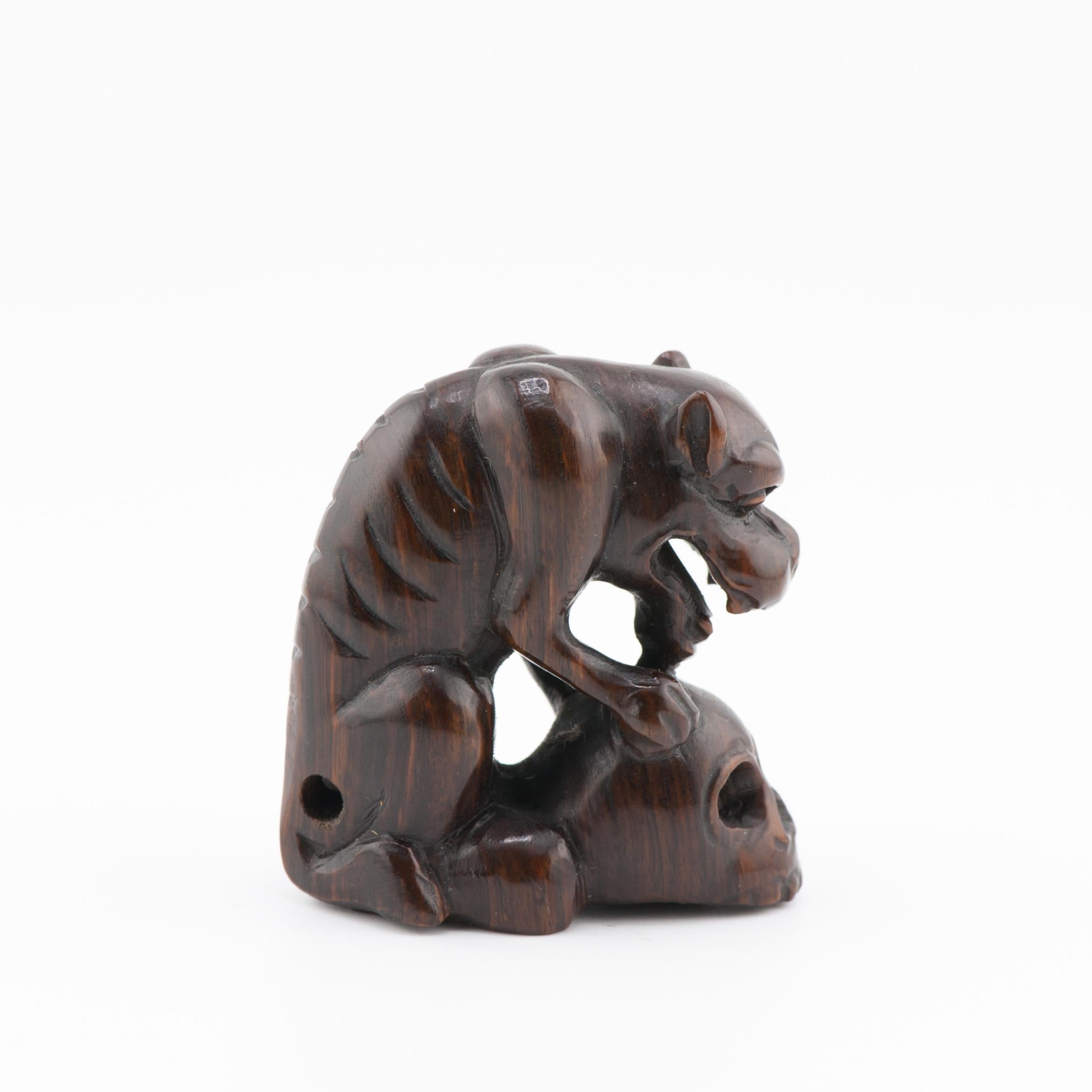 Netsuke 20th C Japanese Japan Dog eating Skull For Sale 3