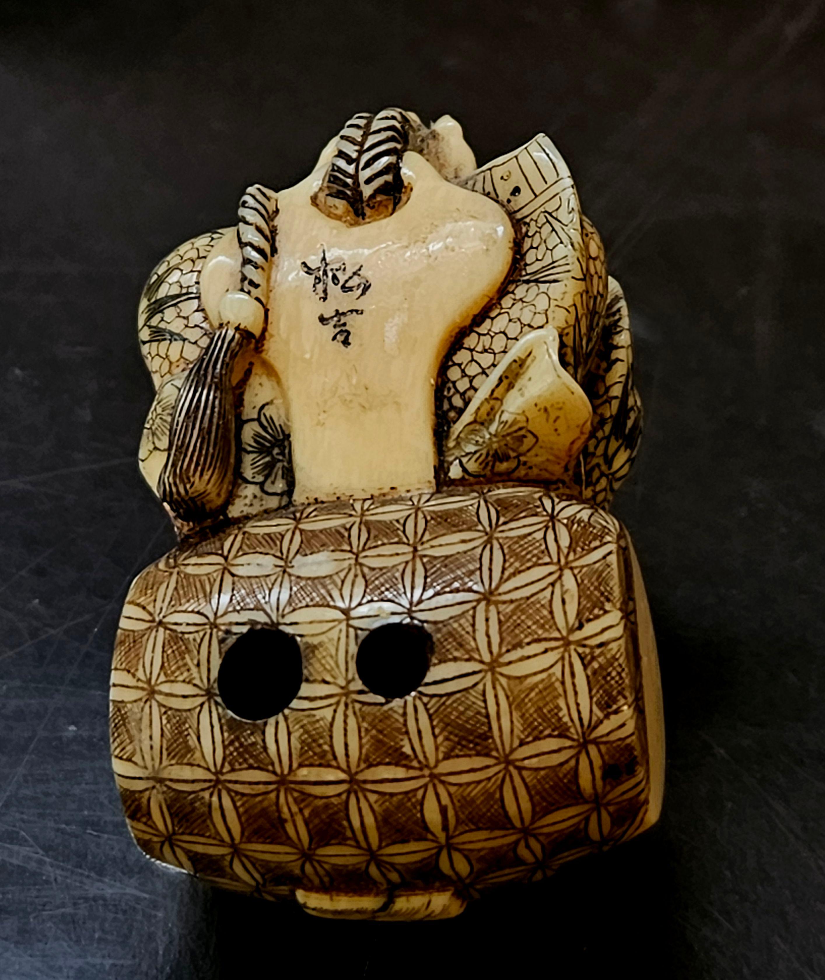 Japanese Carved Netsuke Polychrome Decorated Figur, Signed by Matsuyoshi, Meiji  For Sale 3