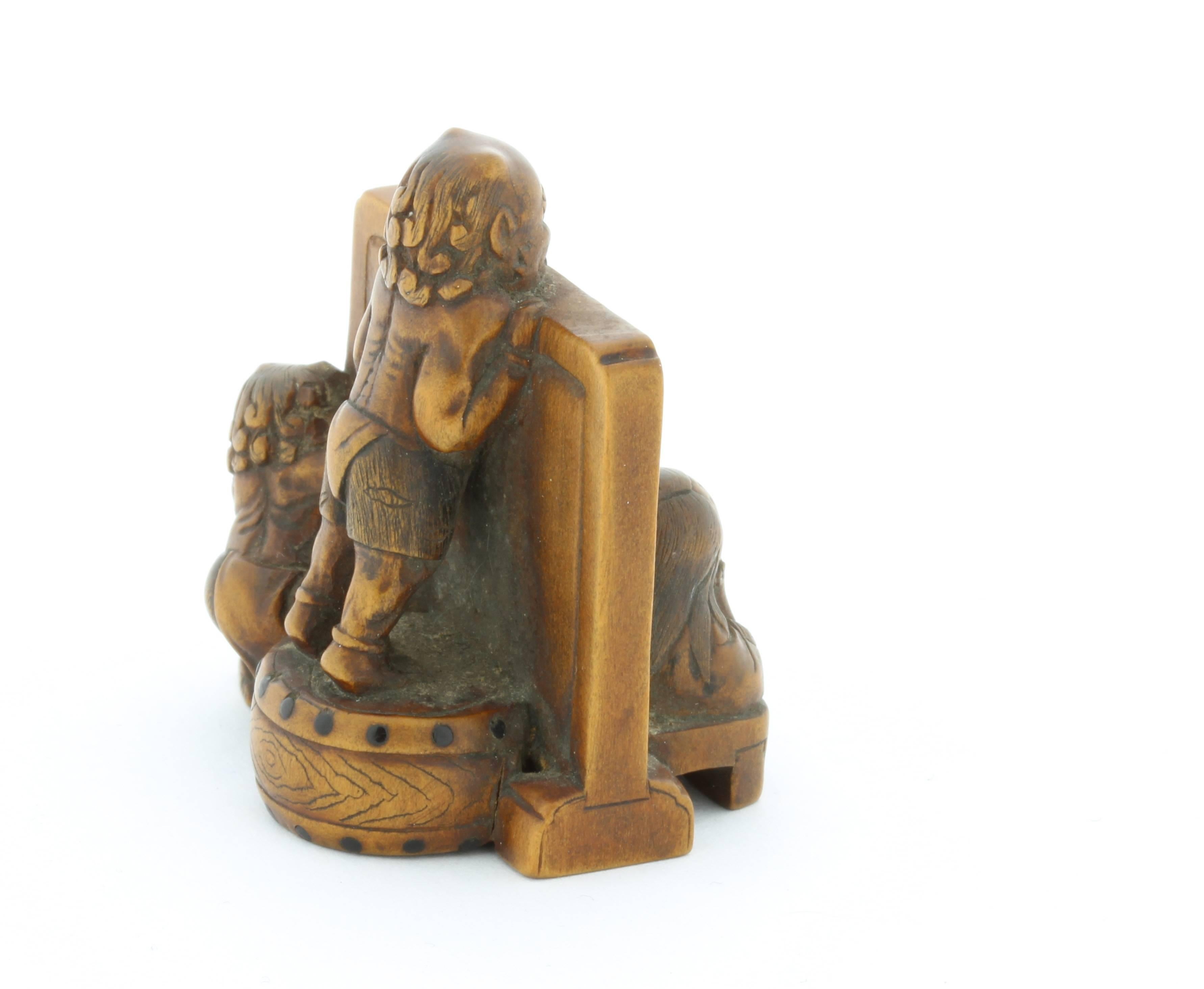 Netsuke, Wood, Accessory, Fashion, 19th Century, Antique, Woodcraft, Artisan In Good Condition In London, GB