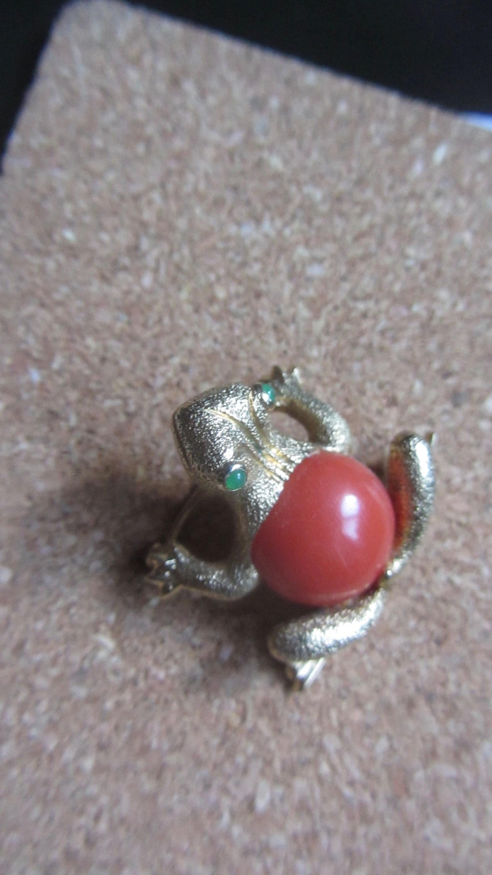 Nettie Rosenstein Frog Brooch, Circa 1950s In Excellent Condition For Sale In Brooklyn, NY