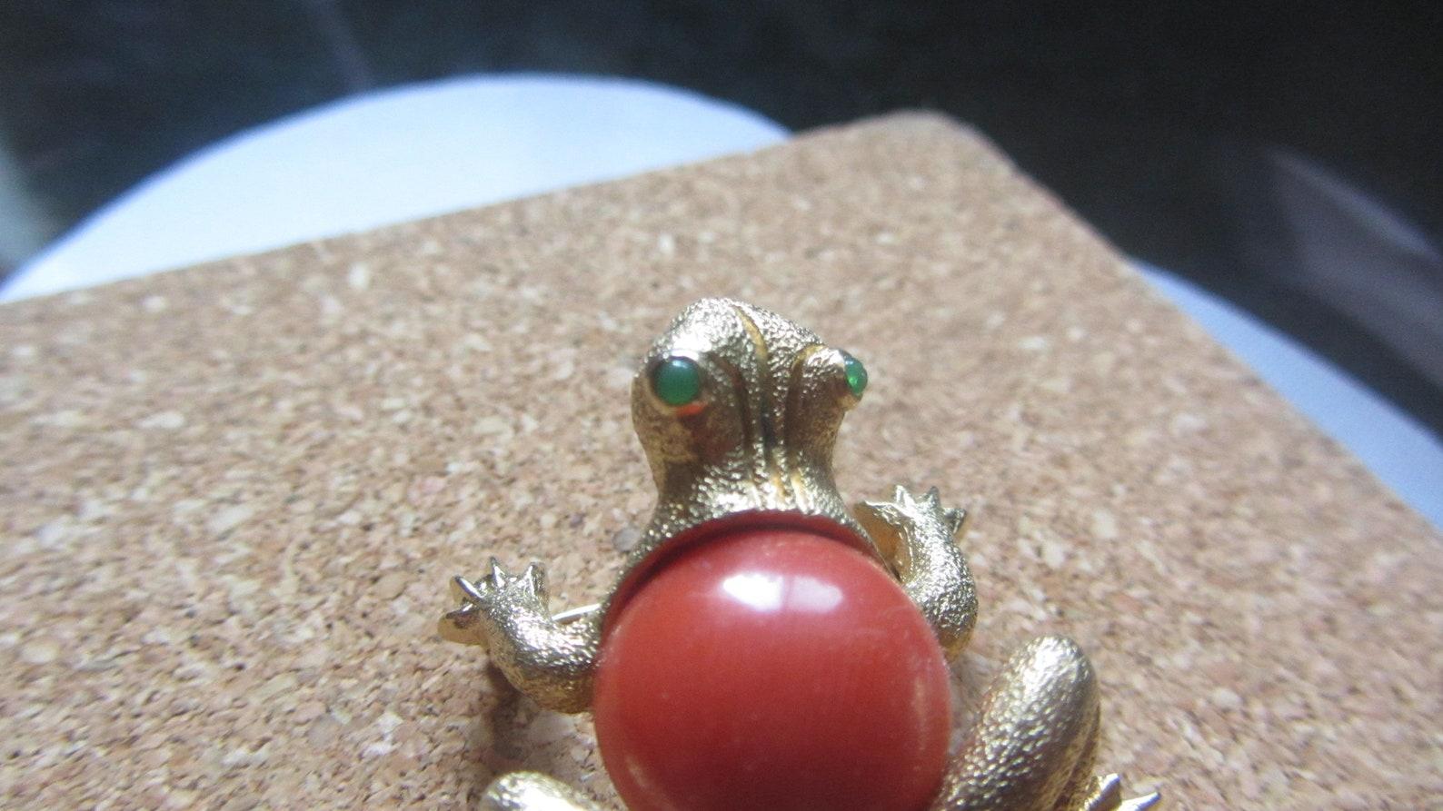 Nettie Rosenstein Frog Brooch, Circa 1950s For Sale 2