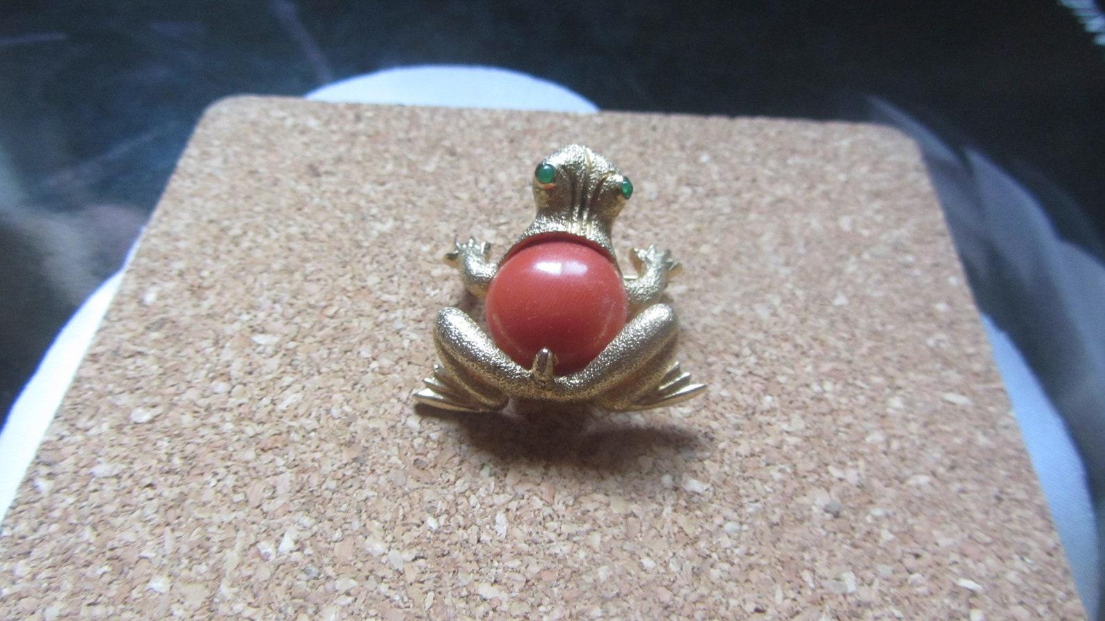 Nettie Rosenstein Frog Brooch, Circa 1950s For Sale 3