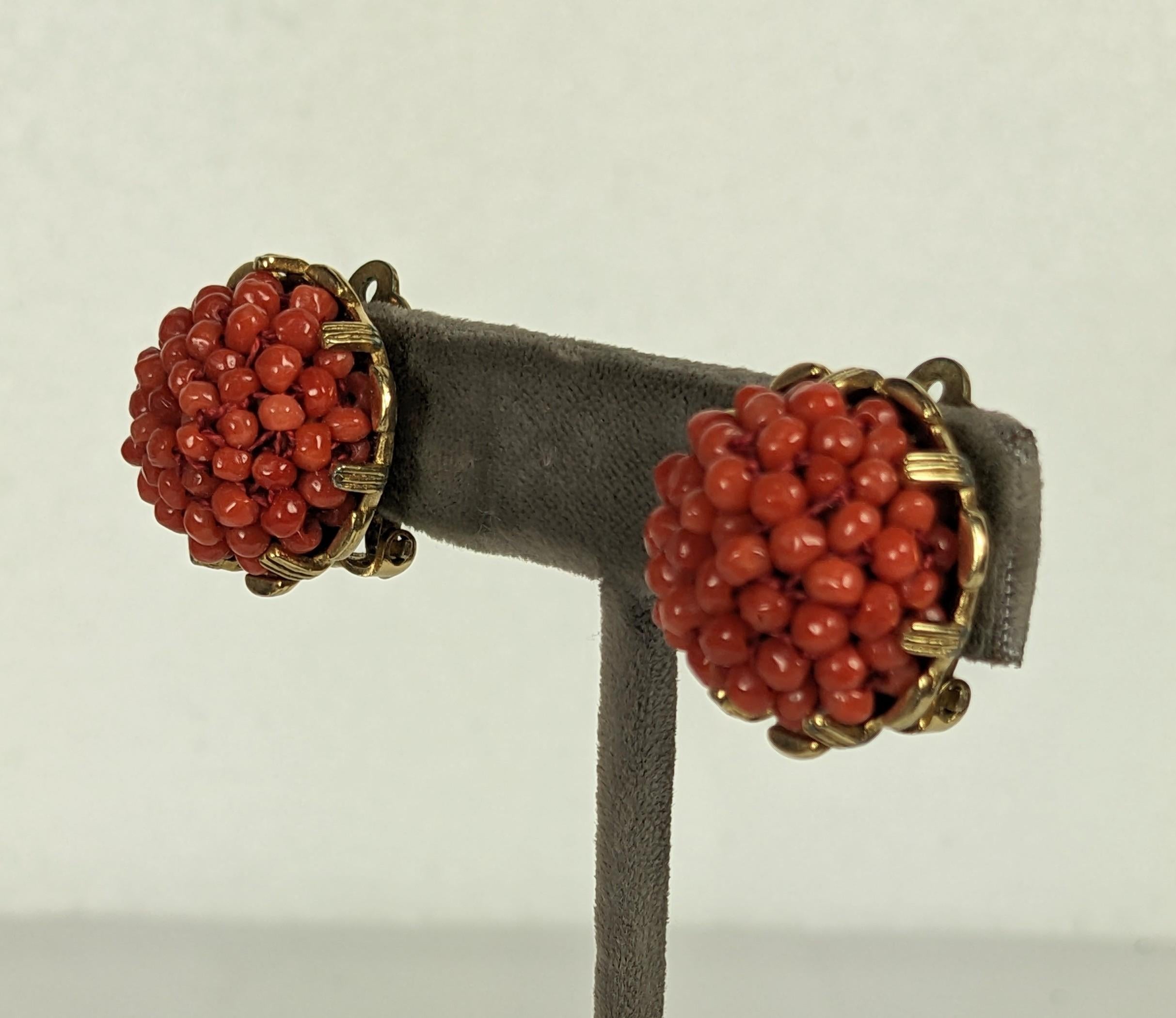 Femenino o masculino Pendientes de cuentas de coral tejidas Nettie Rosenstein en venta