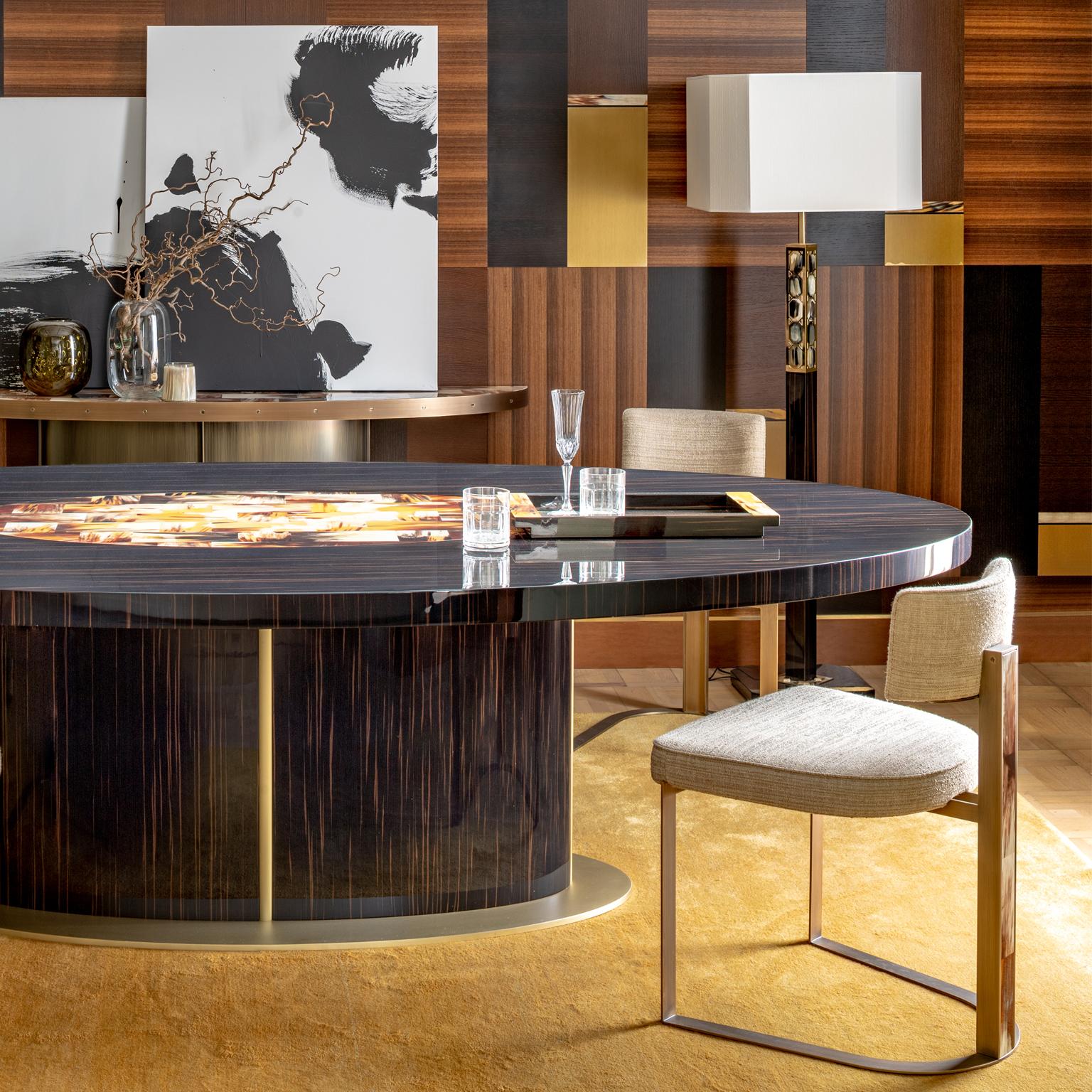 Hand-Crafted Nettuno Dining Table in Glossy Ebony, Corno Italiano and Satin Brass, Mod. 4875 For Sale