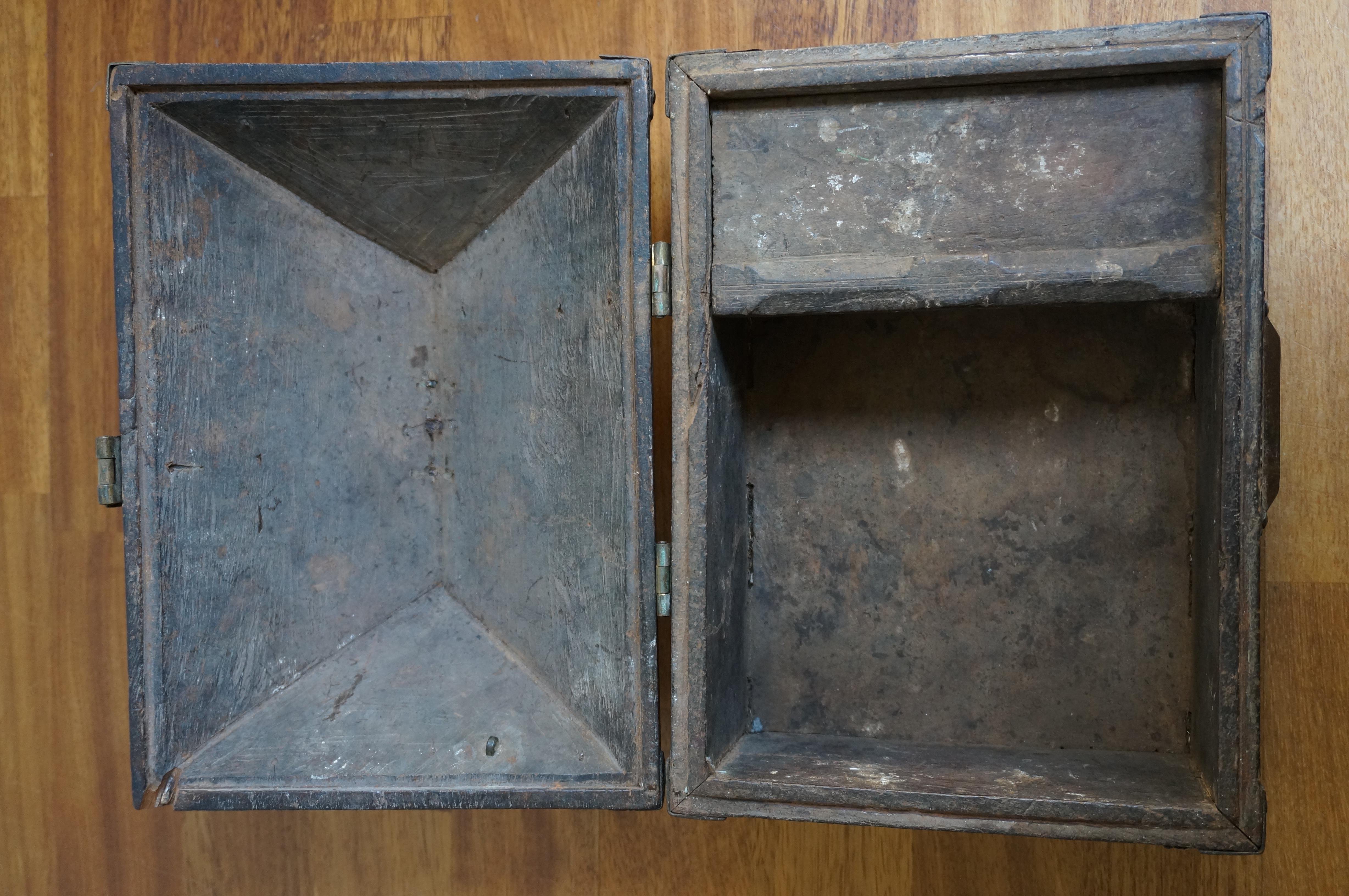 Nettur Petti-Schmuckkästchen, Dowry-Schachtel, Indien, 18. Jahrhundert im Angebot 13